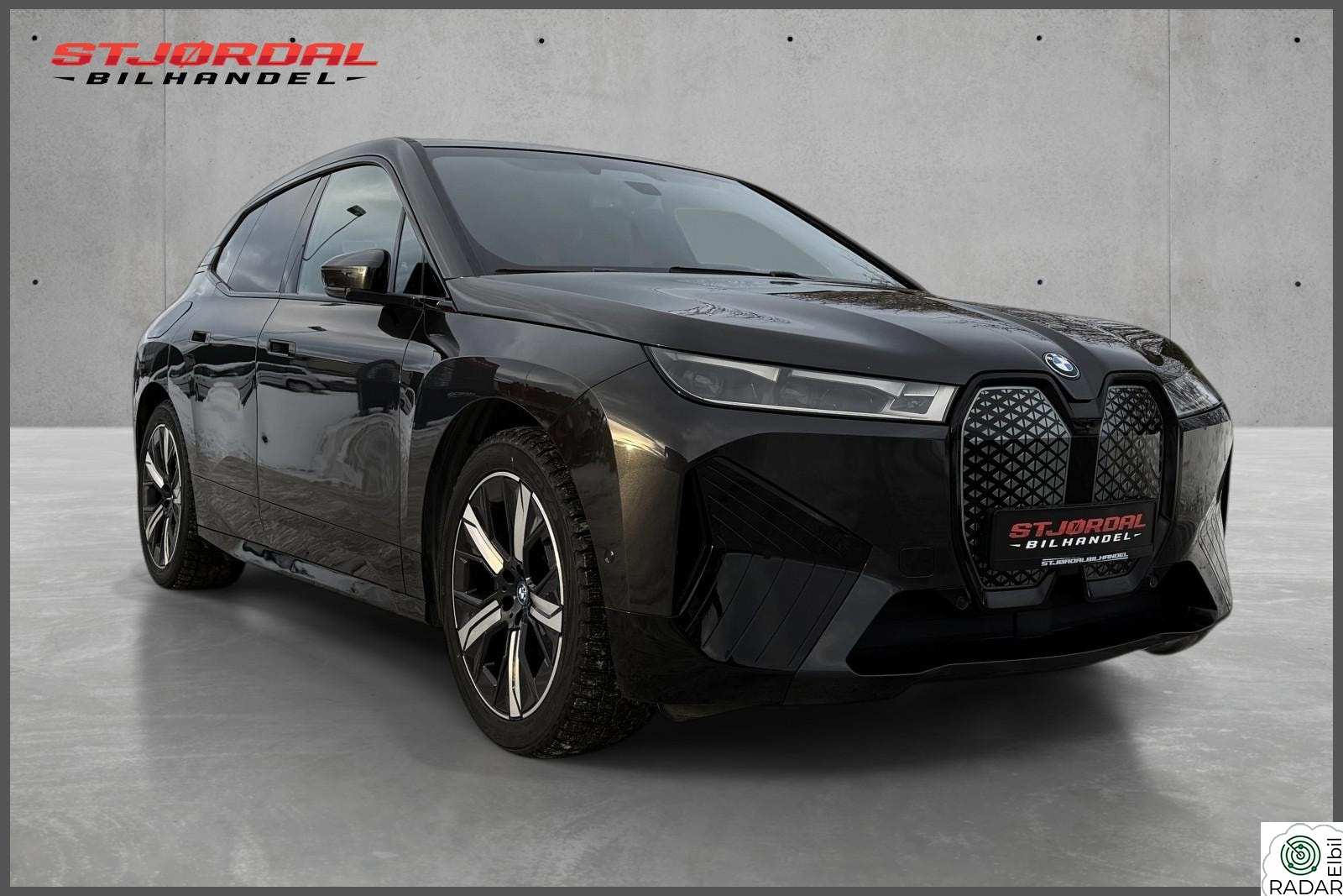 BMW iX xDrive50 50 // Meget pen og topputstyrt bil med full historikk!