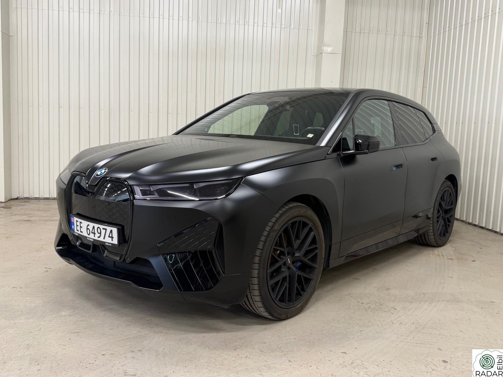 BMW iX M60 M60 Topputgave HelFolie B&W HUD Pano 360kam+