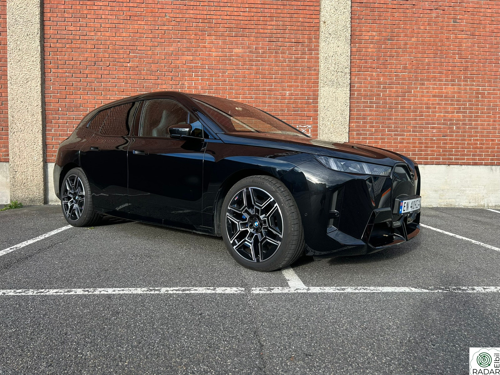 BMW iX xDrive60 Supercharged, M-sport, 4hjulsstyring, B&W, BSI, SC