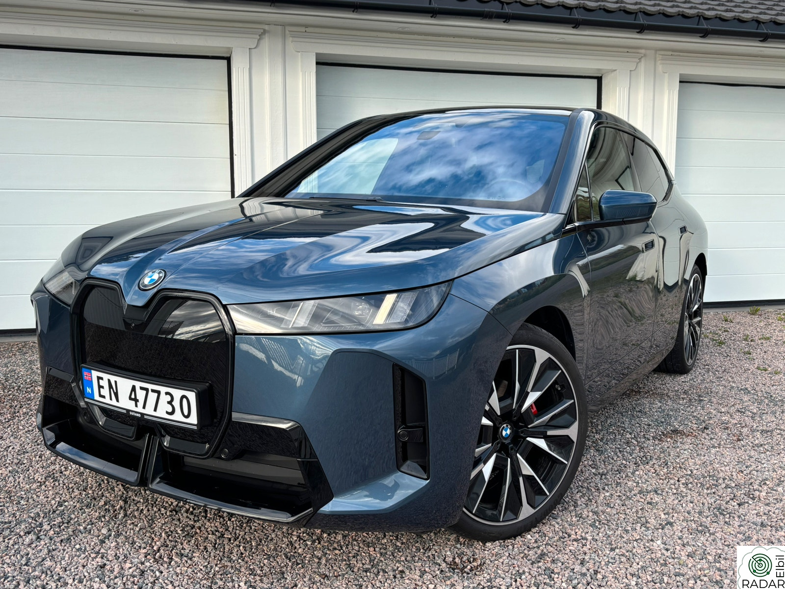 BMW iX xDrive60 LCI Supercharged M-Sport Pro 23" B&W 4WS