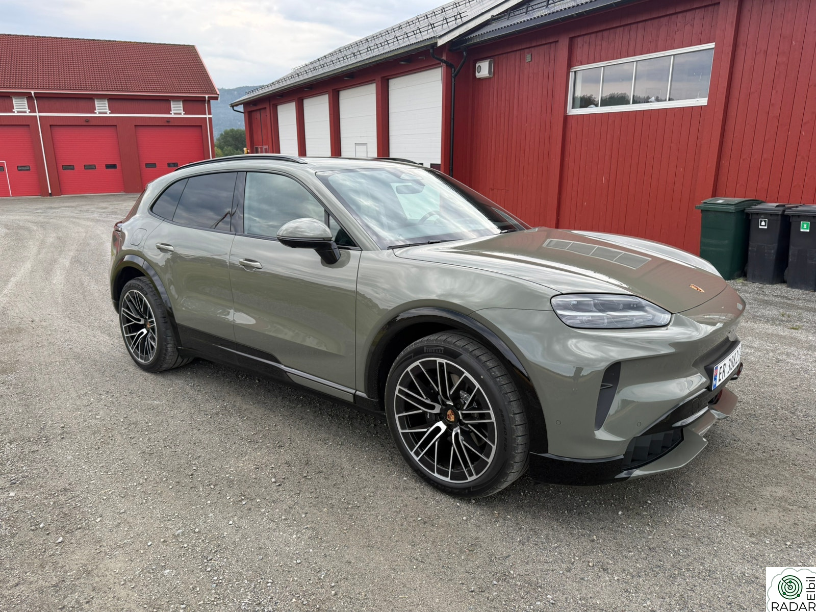 PORSCHE Cayenne Electric