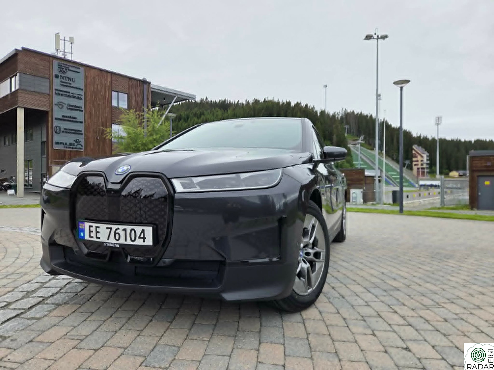 BMW iX xDrive40 BMW iX ixDrive40 Fully Charged Head-up SkyLounge
