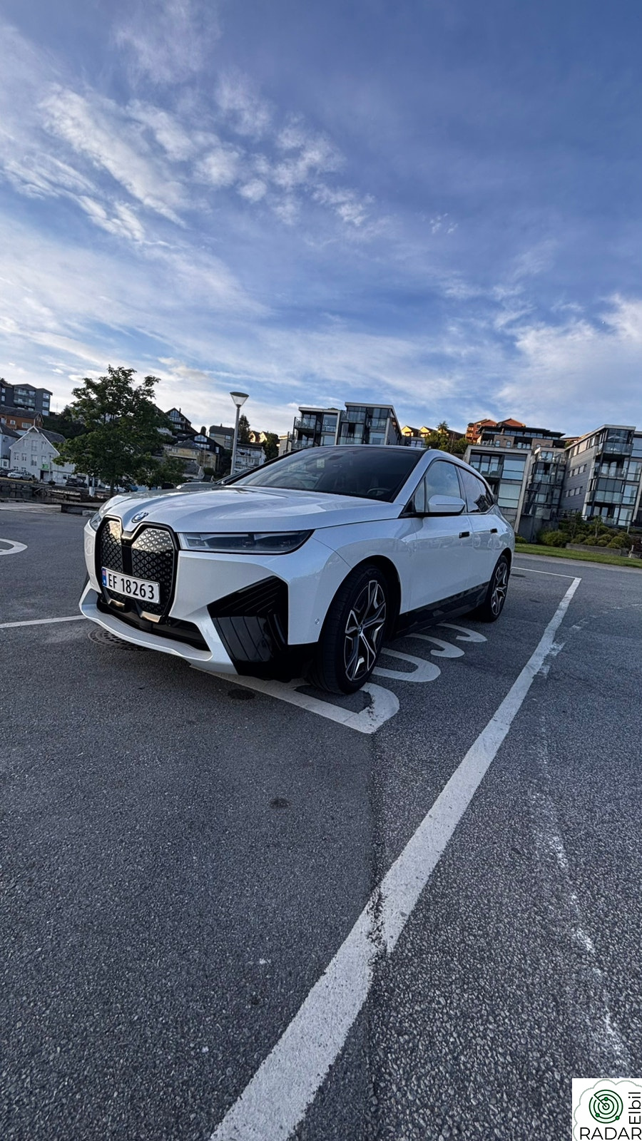 BMW iX xDrive40 xDrive40 Fully Charged, lazer lys, 22" dekk,