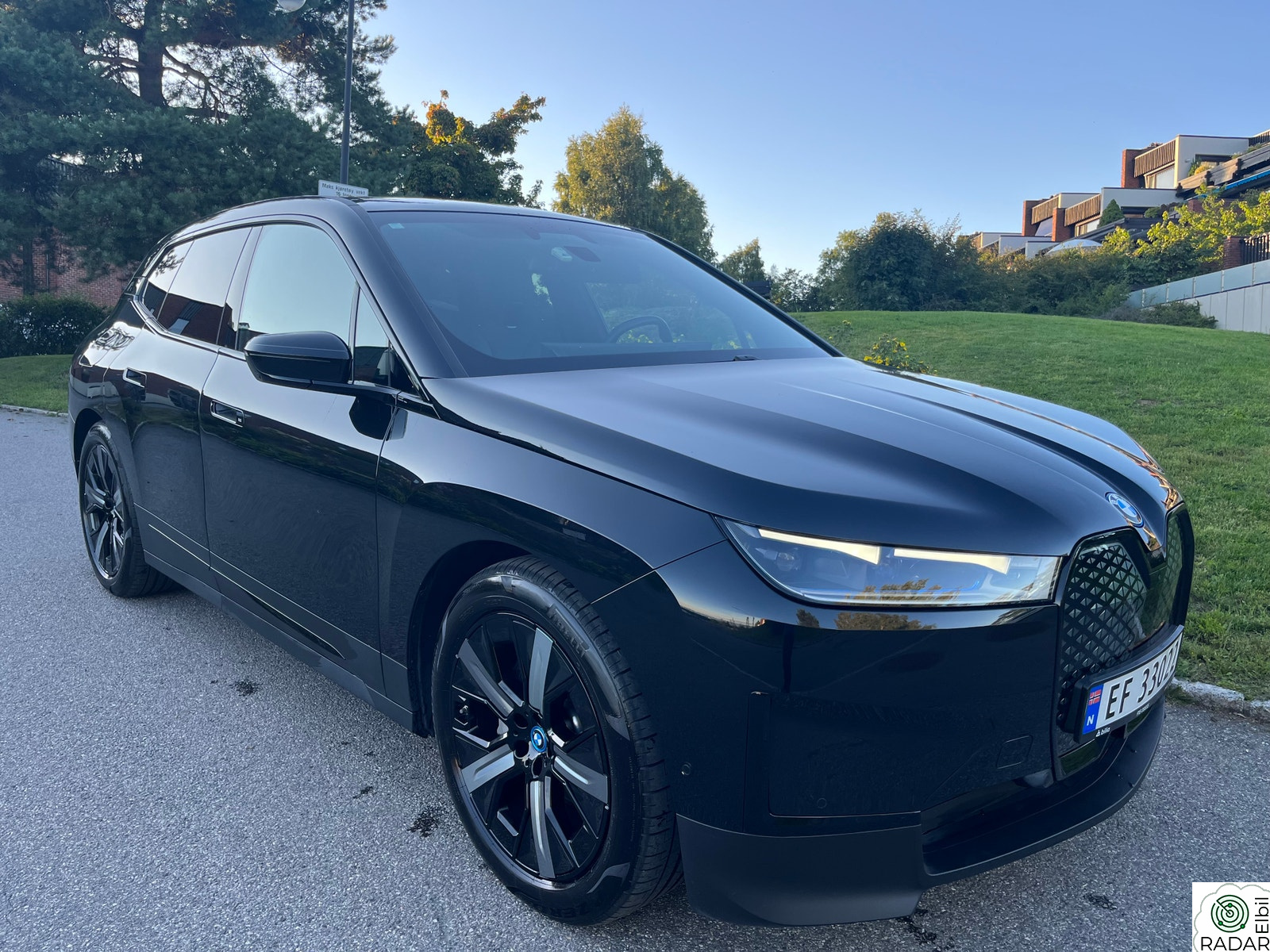 BMW iX xDrive40 xDrive40 Fully Charged - Laser/BSI/Massasje/HK/Ceramic