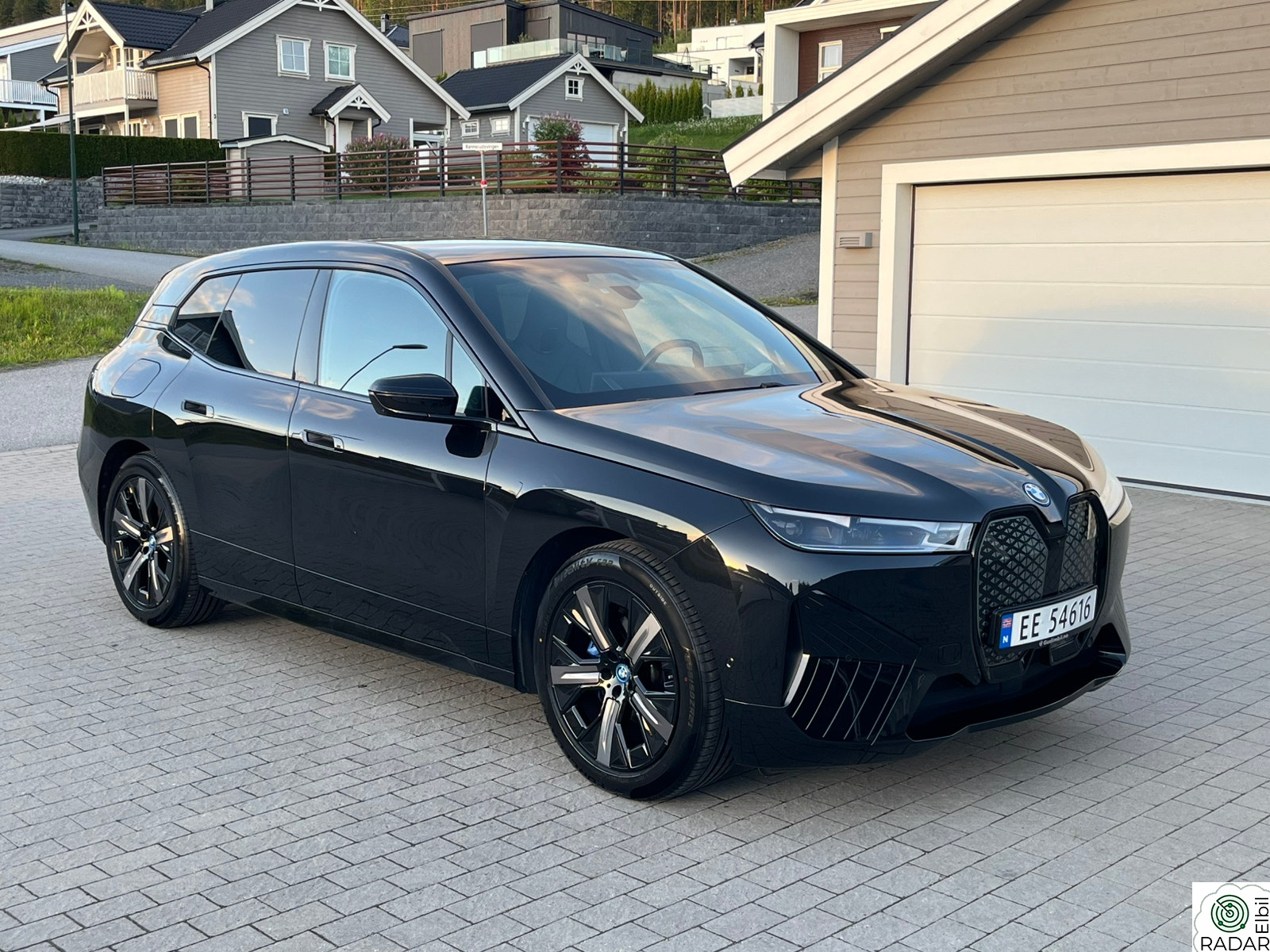 BMW iX xDrive40 IX40/FullyCharged/Sportpakke/Skylounge/Nattpakke/Laser