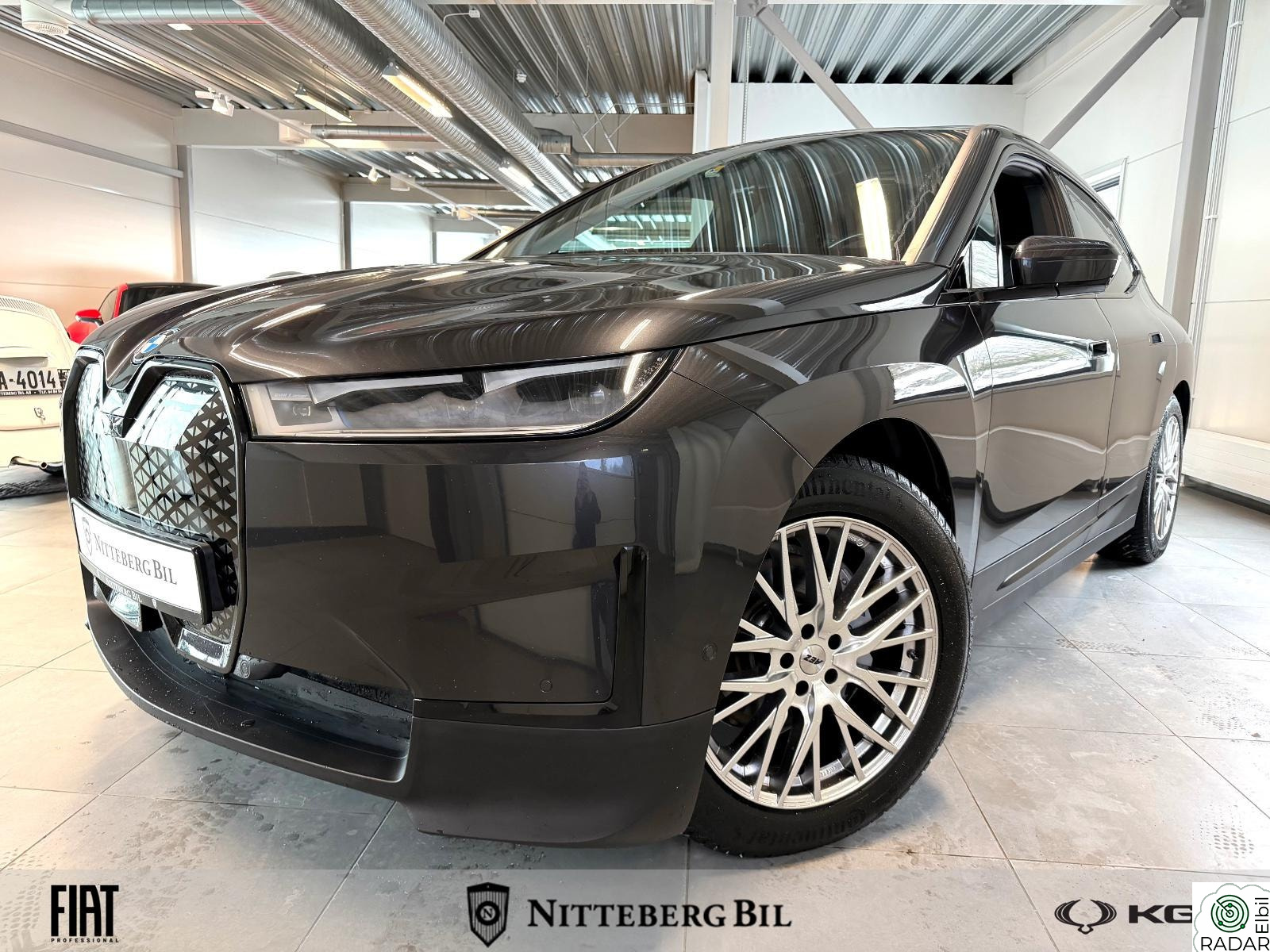 BMW iX xDrive40 Fully- Charged Harman Kardon-Skinn.H.Feste-360 Kamera