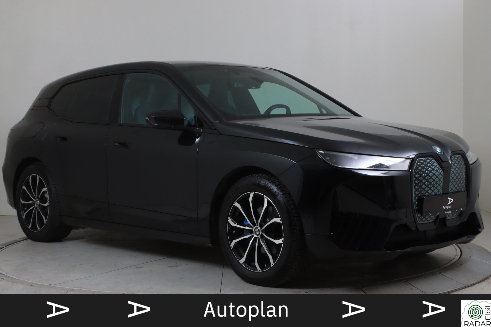 BMW iX xDrive40 xDrive40 Fully Charged ACC/H&K/Pano/Krok/HeadUp