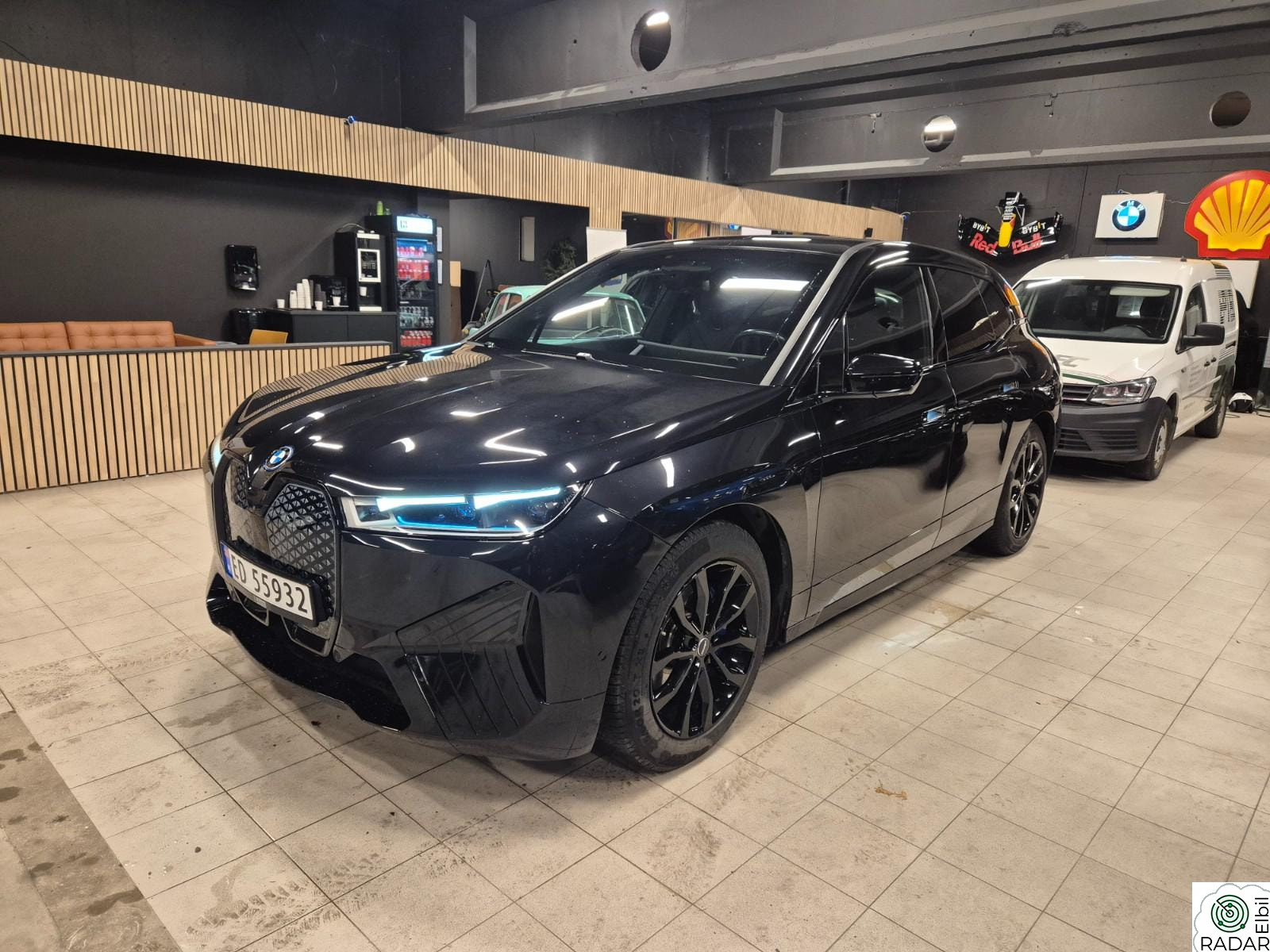 BMW iX xDrive40 FULLY CHARGED.HUD.PANO.360".22"LETTM.20"LETTM.+++
