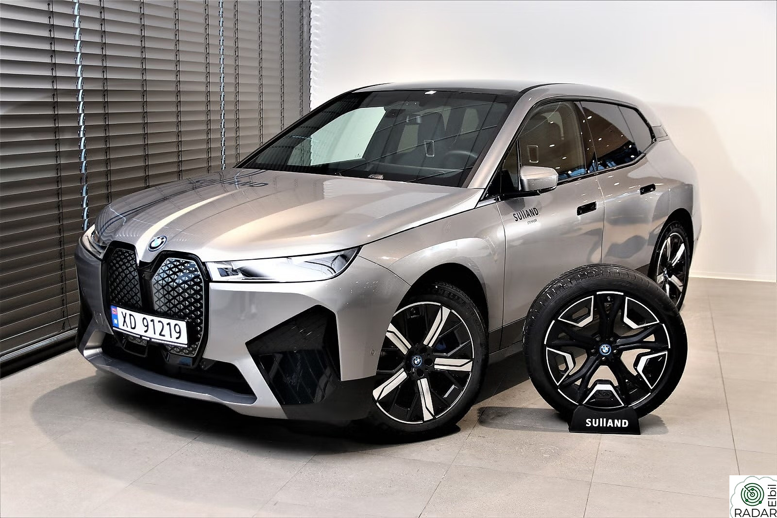 BMW iX xDrive40 Fully Charged | LUFT | SOFTCLOSE | H/K | SKINN