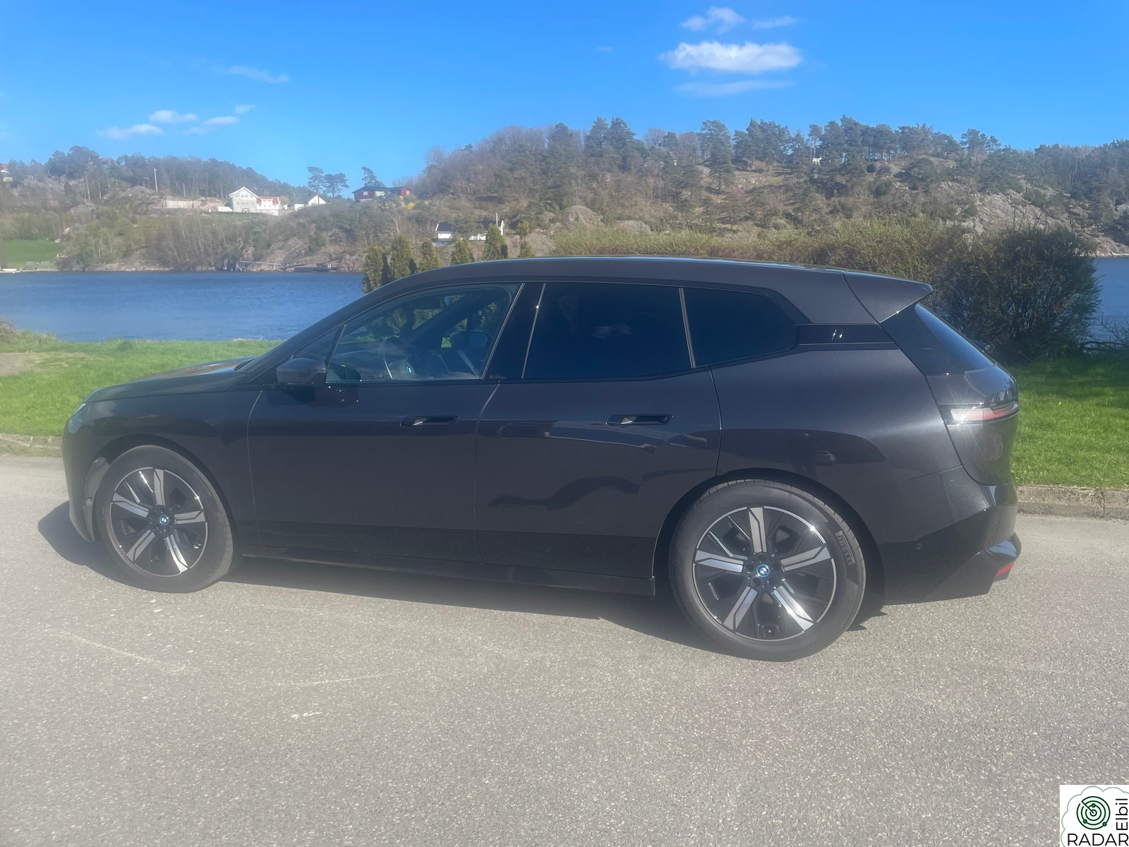 BMW iX xDrive40 IX 40 Fully charged m/sportspakke og signaturpakke
