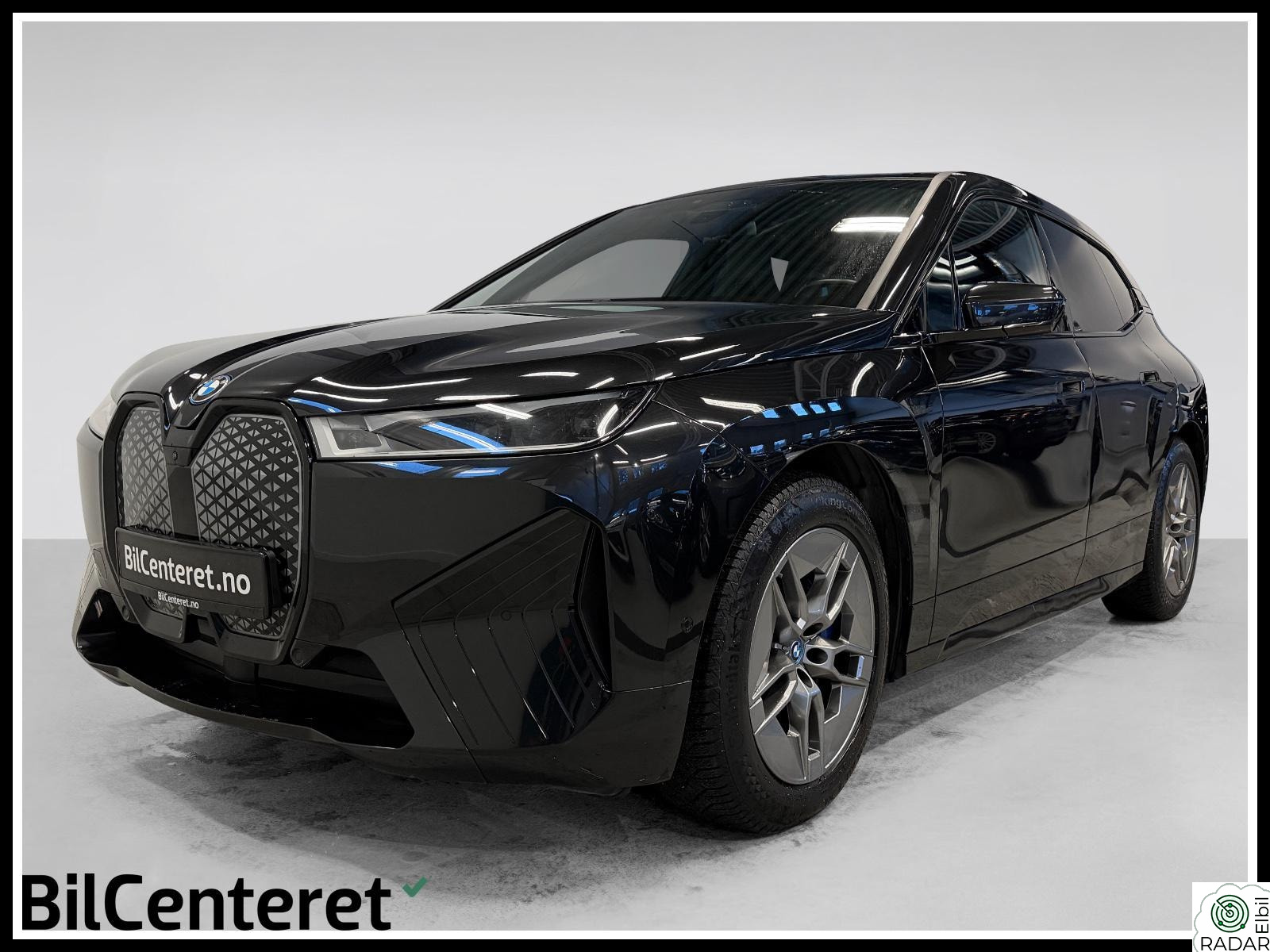 BMW iX xDrive40 FULLY CHARGED PANO HERMAN KARDON KROK LASER MEMORY ACC+