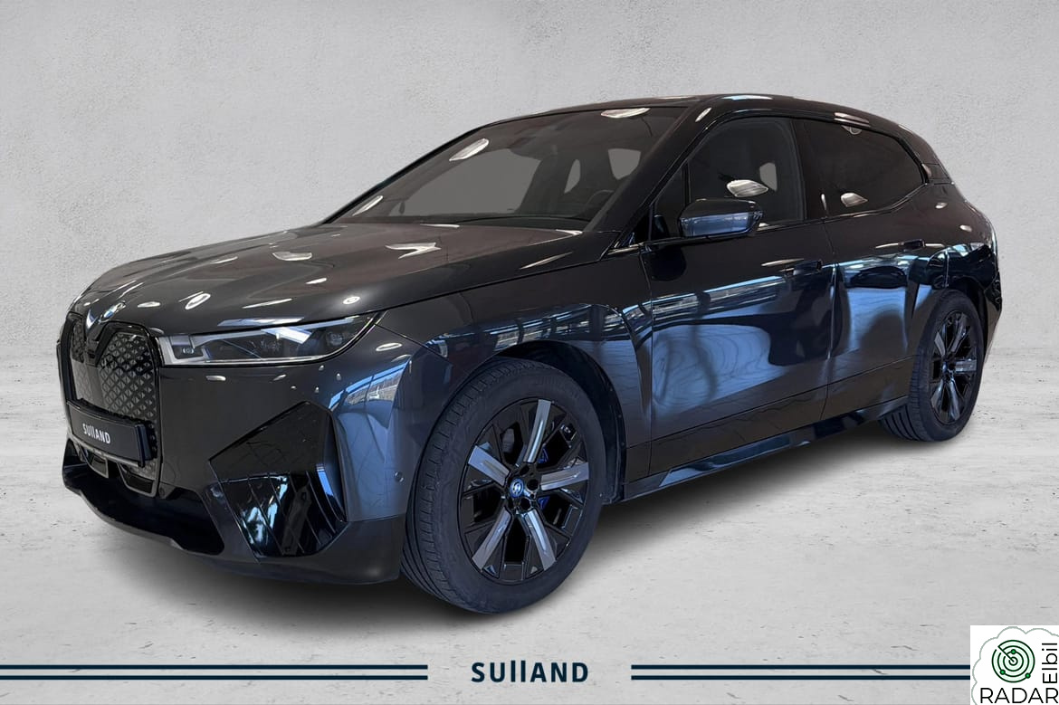 BMW iX xDrive40 Fully Charged Edit I Laserlys I El hengerfeste I Pano