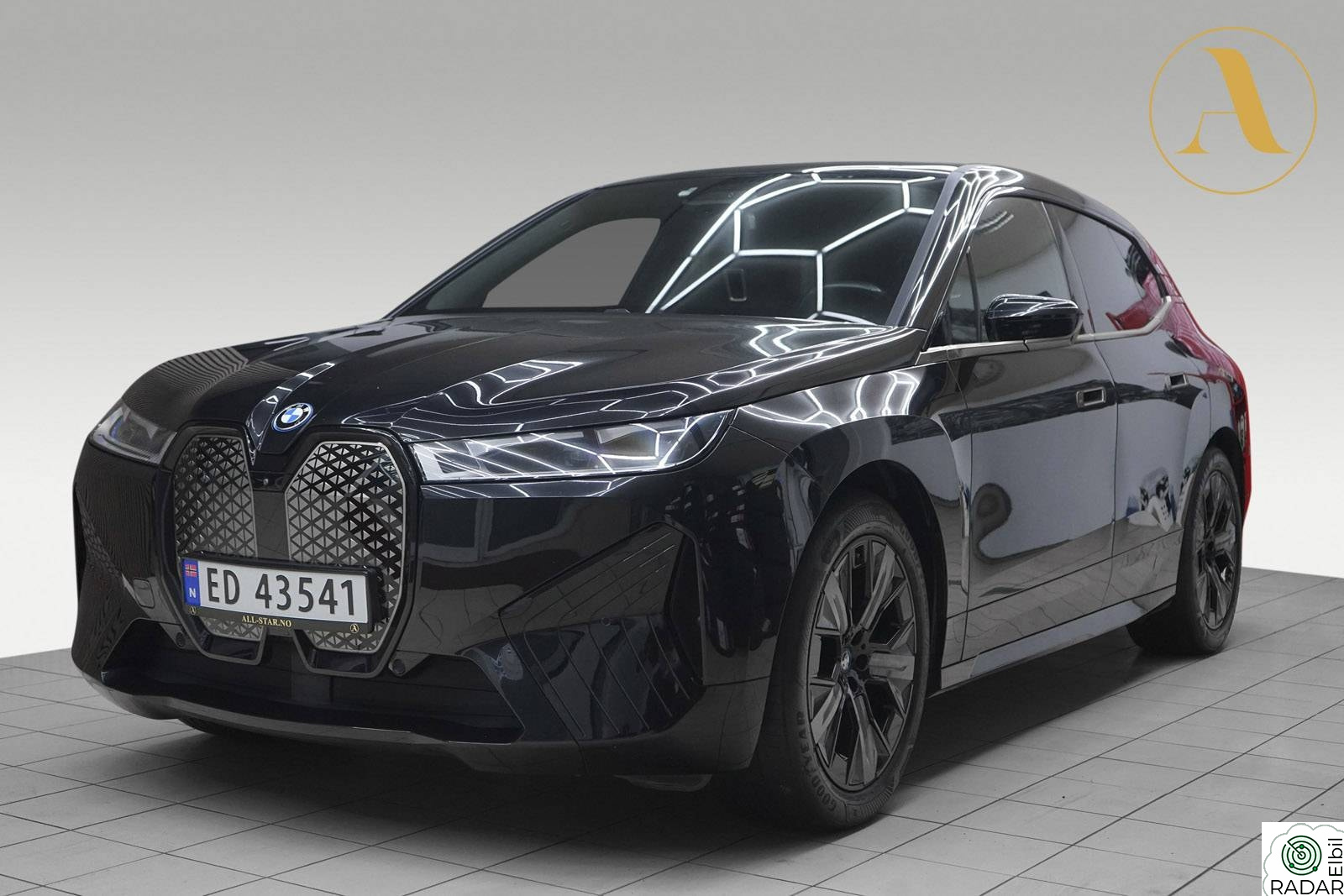 BMW iX xDrive40 SPORTSPAKKE/HEADUP/H&K/PANORAMA/DRIVEASSISTPRO/LASER/HF