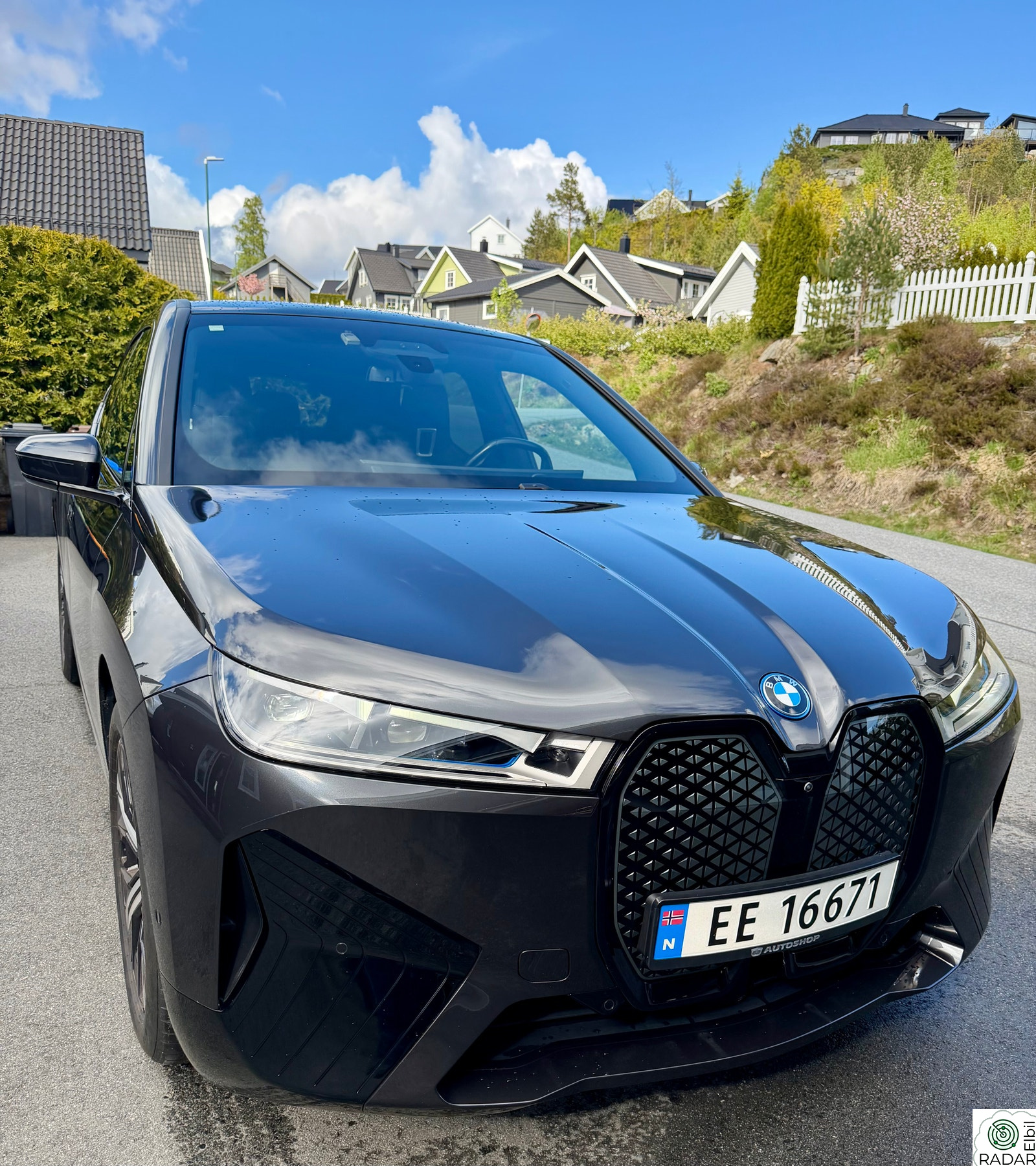 BMW iX xDrive40 Fully Charged, Skinn, Laser, HK, Panorama, BSI, 21"