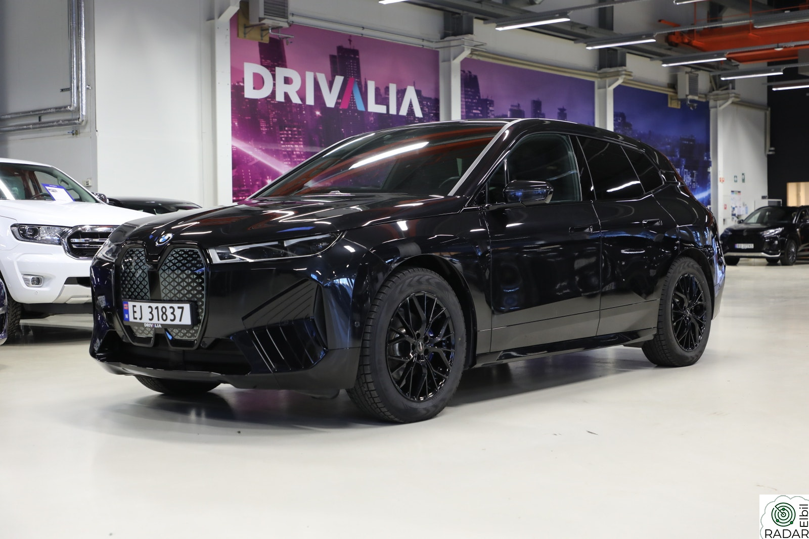 BMW iX xDrive40 xDrive 40/Fully Charged/Sportpakke/Panorama/Laser/Krok