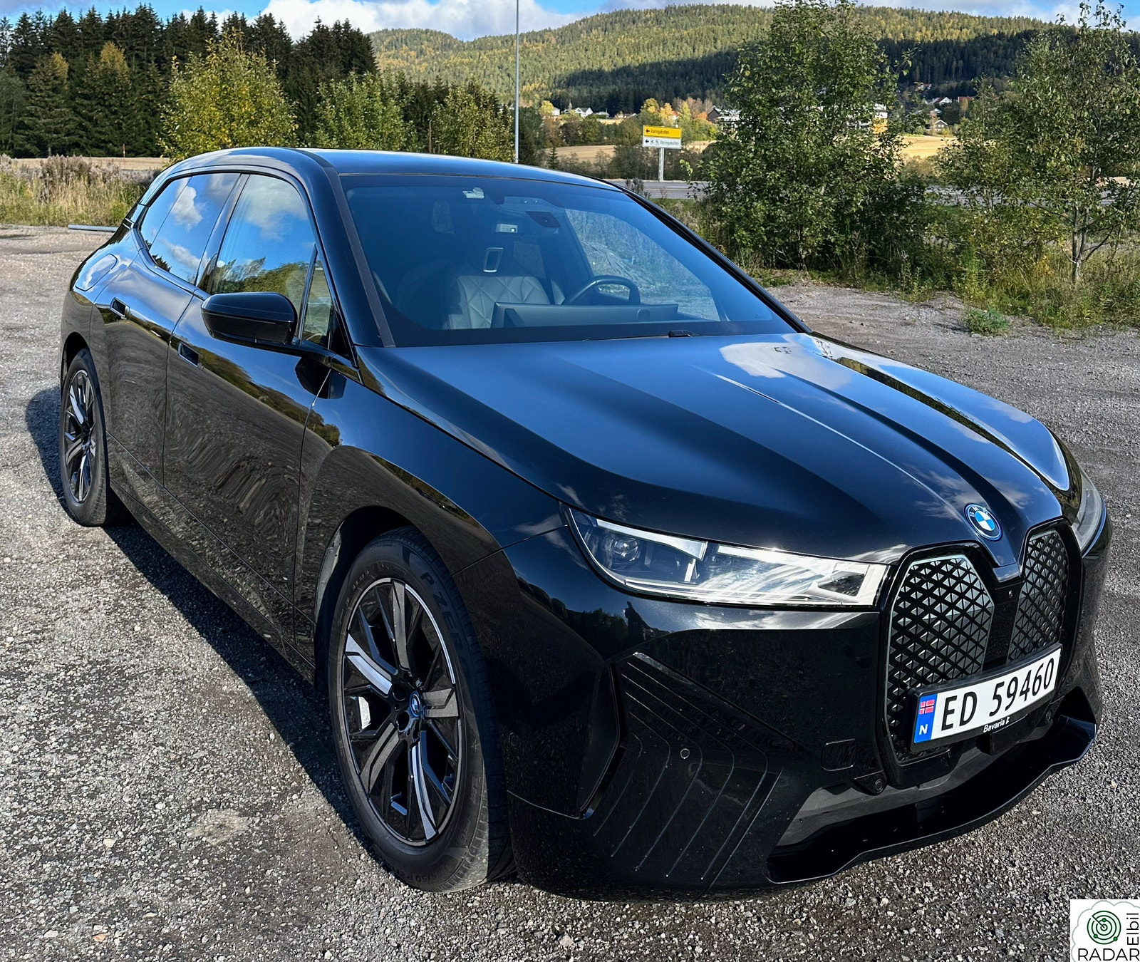 BMW iX xDrive40 xDrive40 FullyC/Sport/Skinn/Laser/Pano/SoftCl/H&K/2x21"