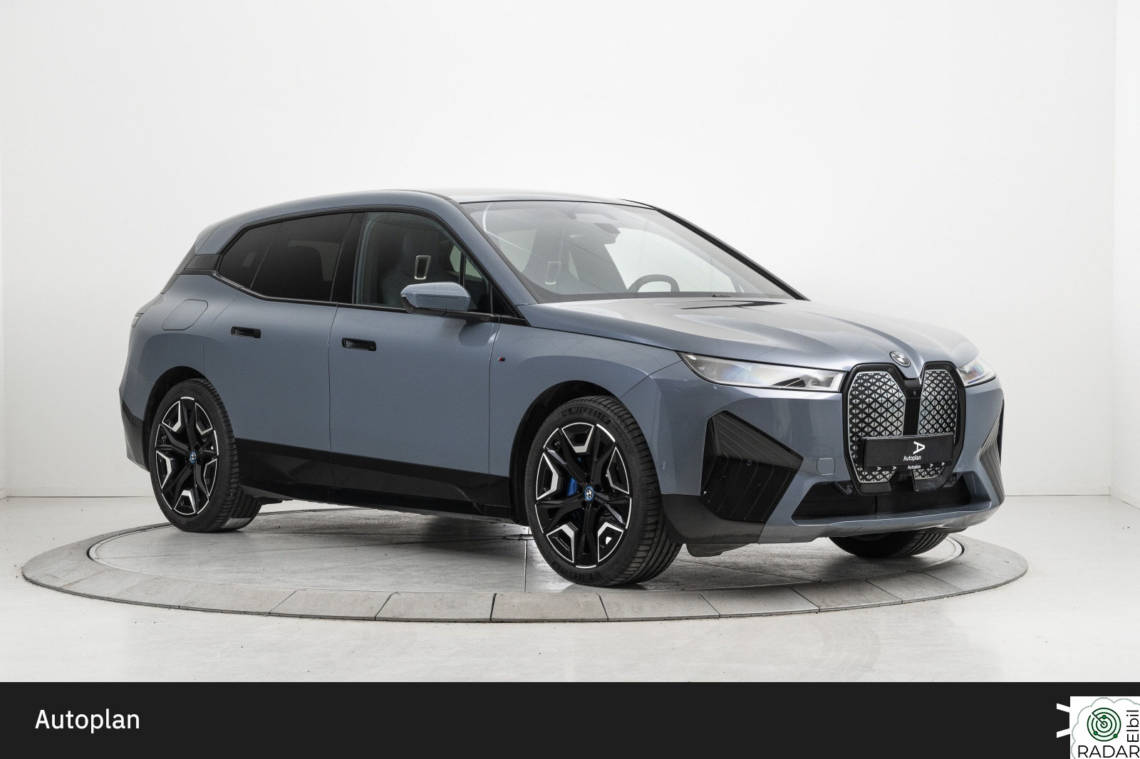 BMW iX xDrive40 xDrive40 Supercharged ACC/Krok/360º/B&W/HUD/Comfort