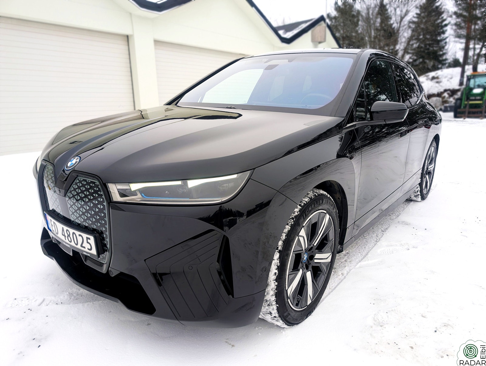 BMW iX xDrive40 Fully C/Sp.pk/SoftC/Lazer/Krok/Pano/HUD/H&K/Massasje/22
