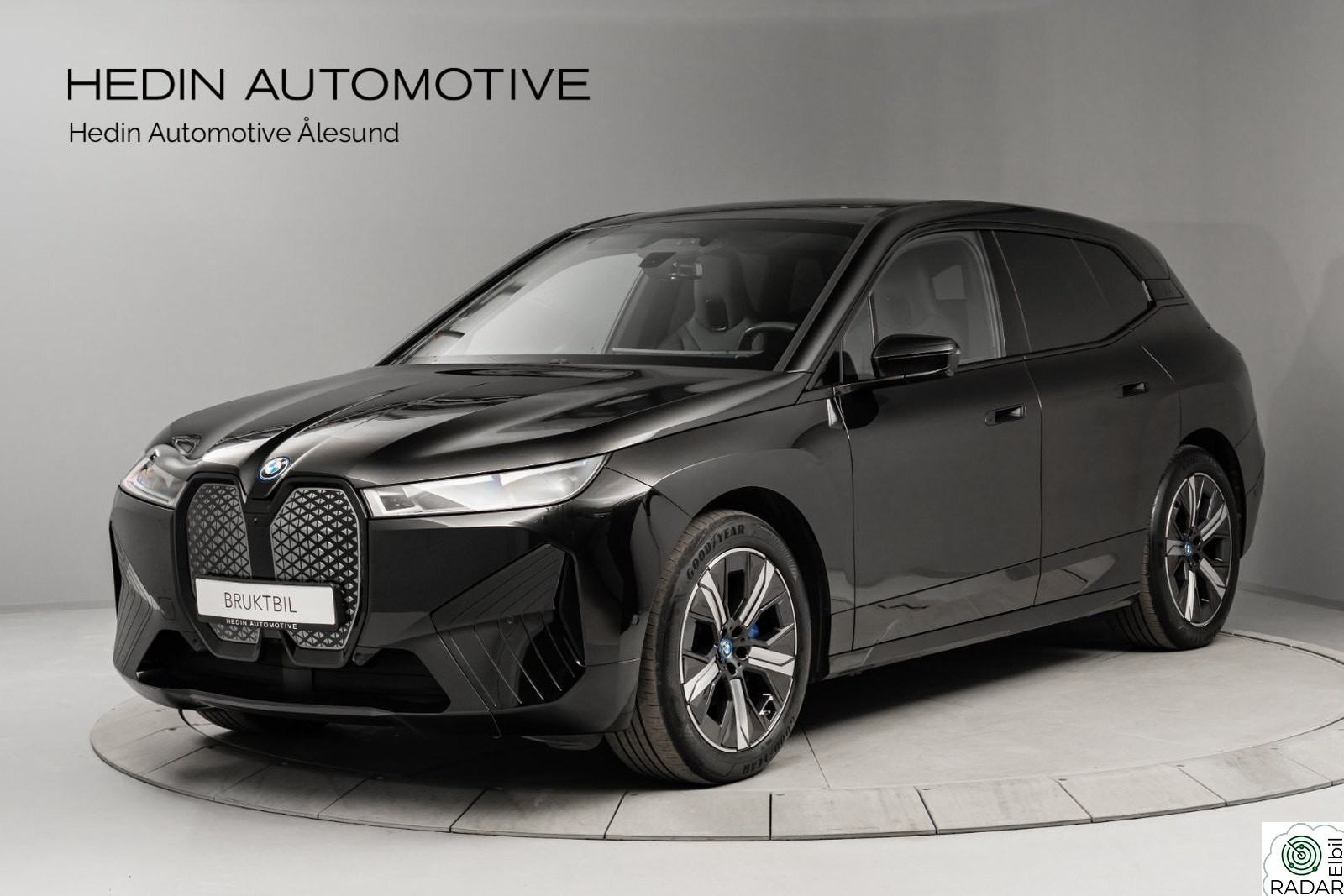 BMW iX xDrive40 xDrive40/FullyCharged/Pano/Harman/21"/Laser
