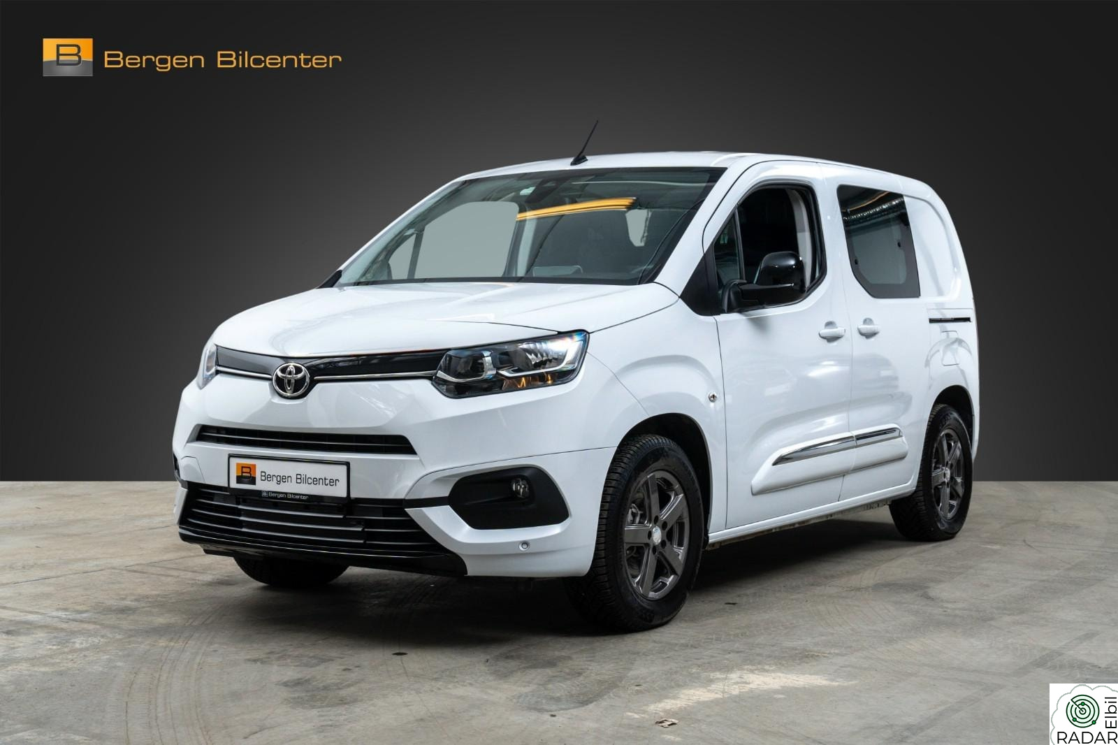 TOYOTA Proace City Electric Electric 50 kWt 3-seter Apple Carplay DAB Skyvedør