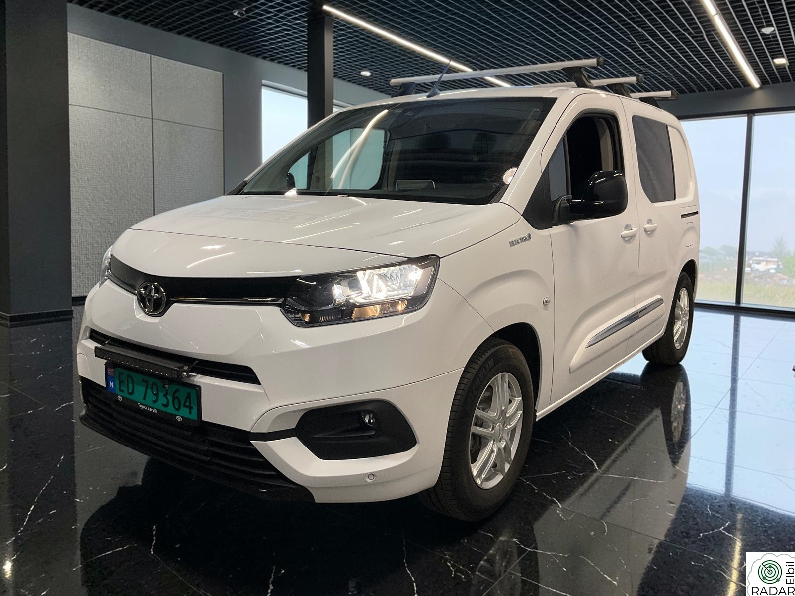 TOYOTA Proace City Electric Electric 50 kWt Comfort L1+KROK+LAV KM! NY EU