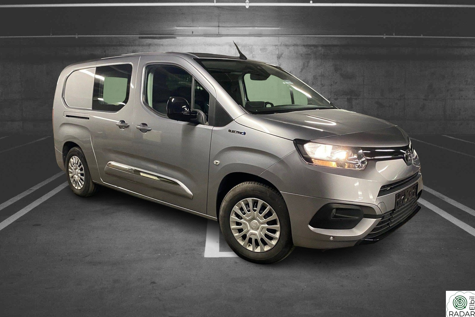 TOYOTA Proace City Electric L2 lang, Comfort, WLTP 269 km, gulv med skuffer, krok