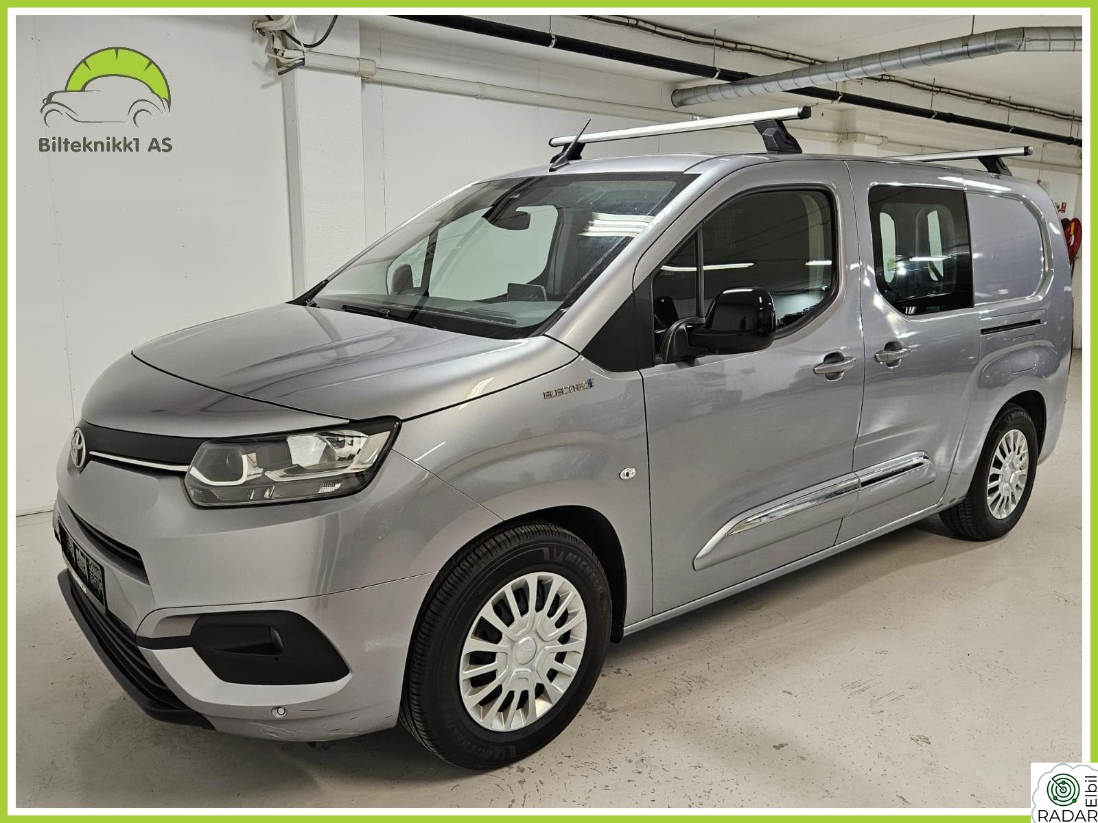 TOYOTA Proace City Electric Electric 50 KWh L2 Innred Hengerfeste 3 seter 2 Skyvedø