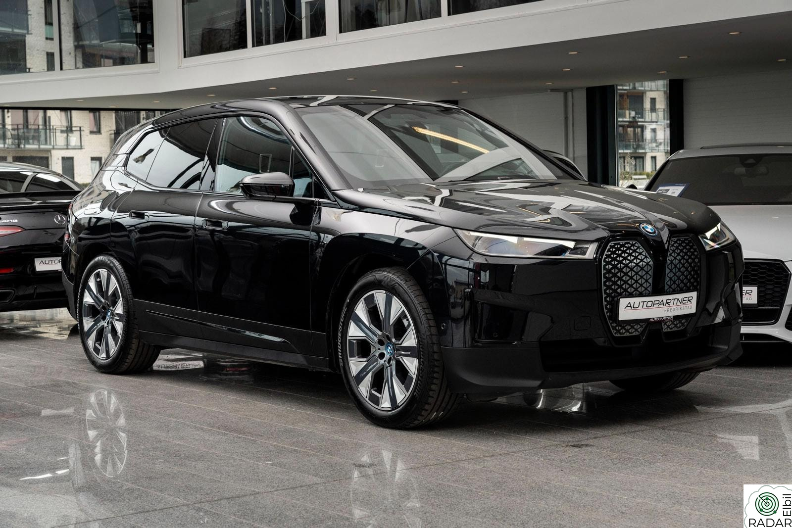 BMW iX xDrive50 xDrive50 Laser lys, Sky lounge, Bak.styring, 21"++