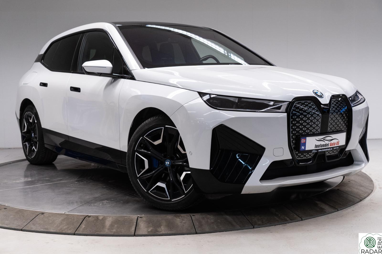 BMW iX xDrive50 XDRIVE 50 FULLY CHARGED KROK+R.KAMERA+H/K+LASER+PANO++