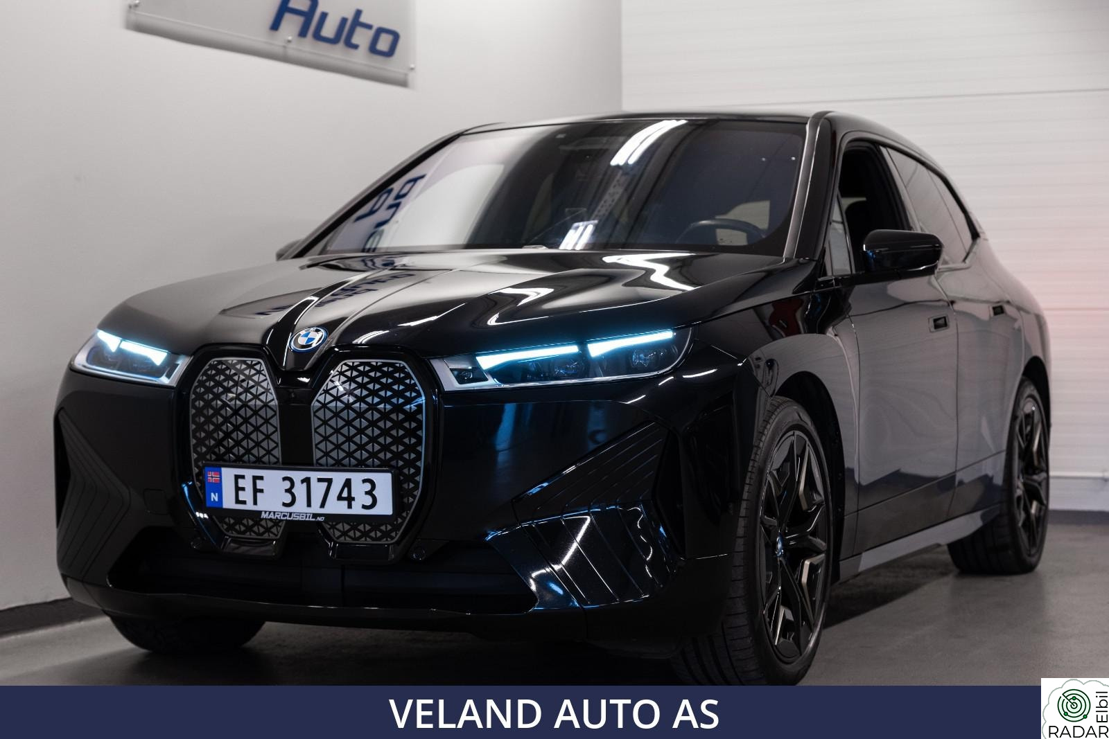 BMW iX xDrive50 XDRIVE50 "FULLY CHARGED" 4-HJULSSTYRING/KROK/BSI/22"