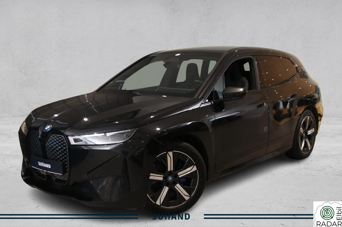 BMW iX xDrive50 xDrive50 | BAKHJULSVING | LUFT | SOFTCLOSE | LASER