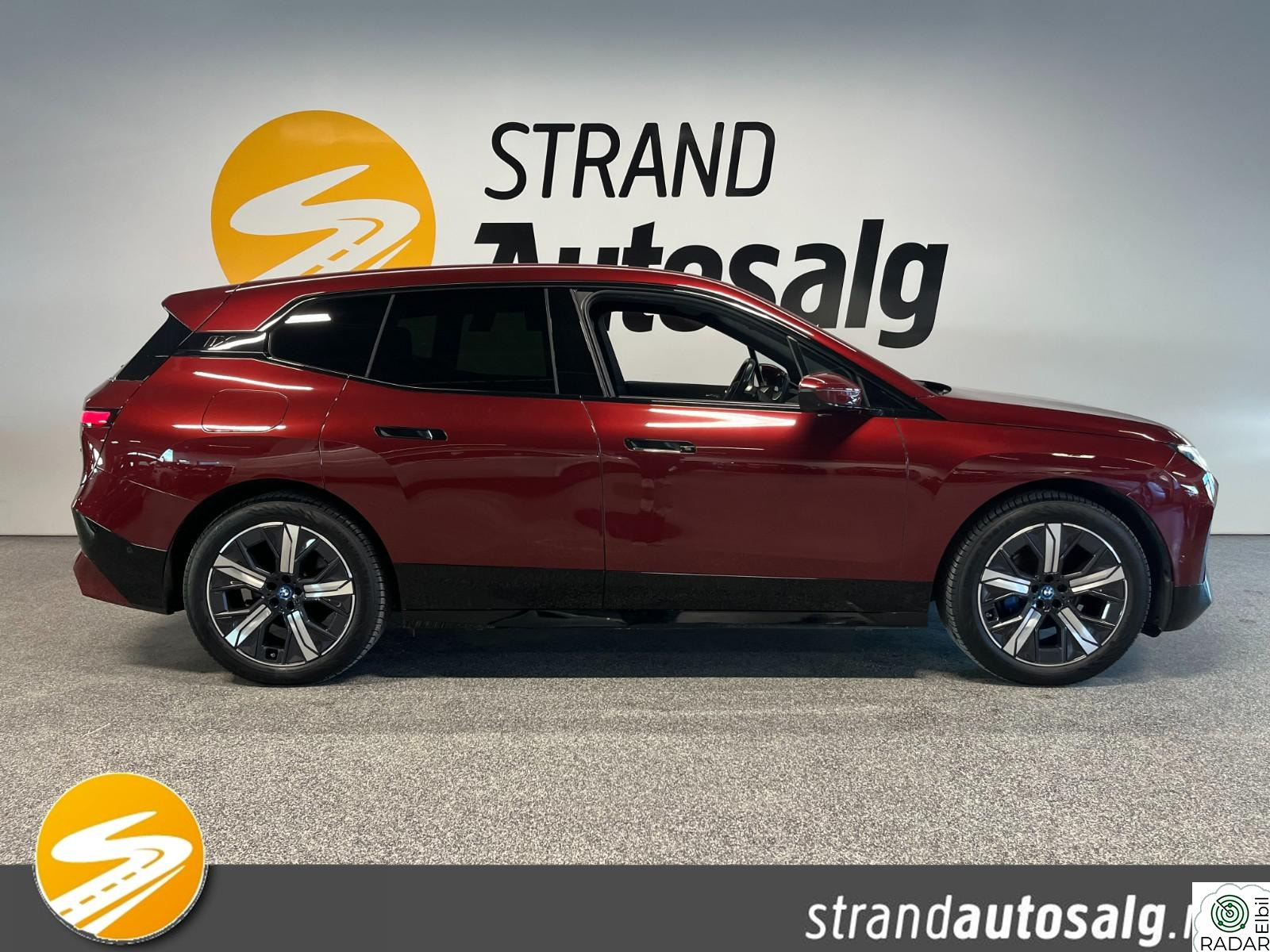 BMW iX xDrive50 Fully Charged Norsk 4-Hjulsstyring Sportspakke Luft ++