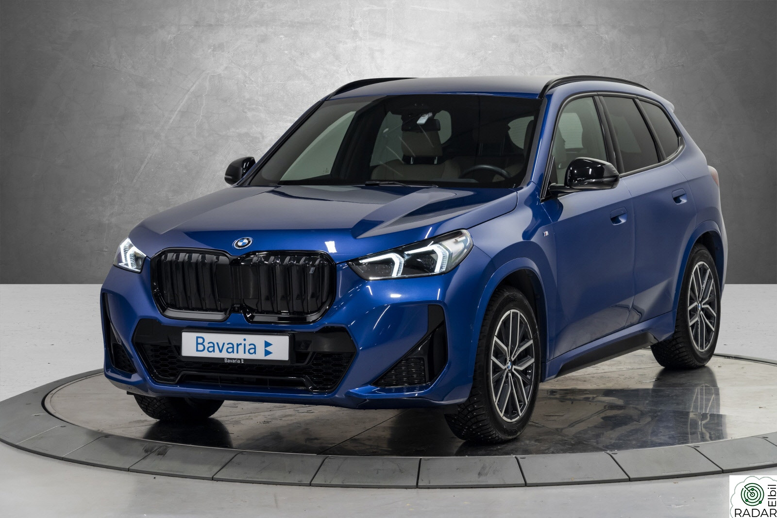 BMW iX1 xDrive30 xDrive30 / H&K / Krok / LED / Adaptiv Cruise / BSI