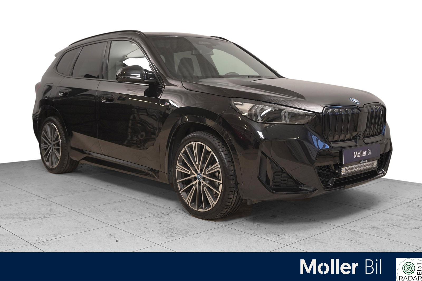 BMW iX1 xDrive30 xDrive30 Fully Charged (K) Harman,krok,360,soltak,led.