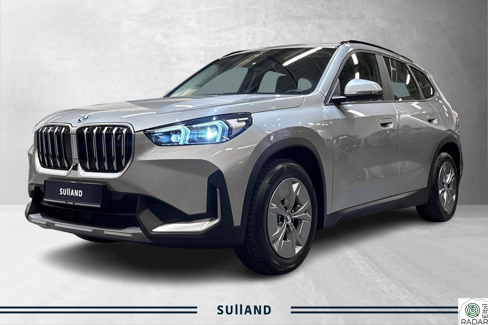 BMW iX1 xDrive30 xDrive30  – 313 HK  – H/K – HEADUP
