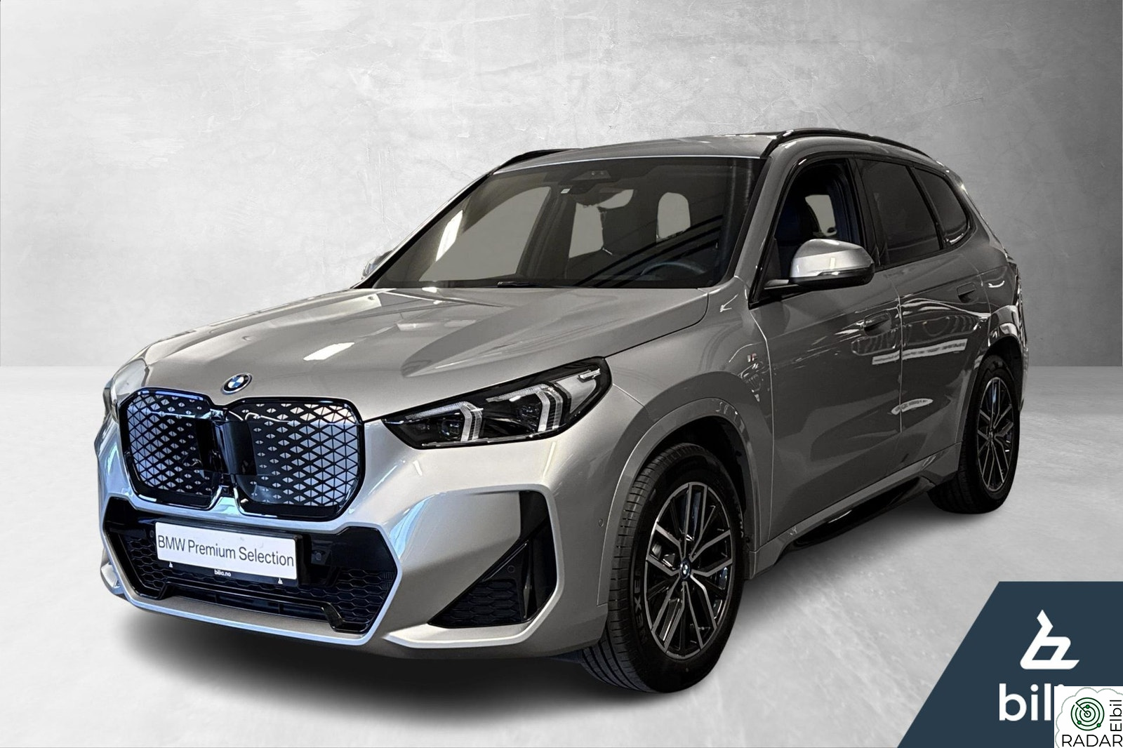BMW iX1 xDrive30 xDrive30 FullyCharged H/K, Krok, ACC, HeadUp, M-Sport