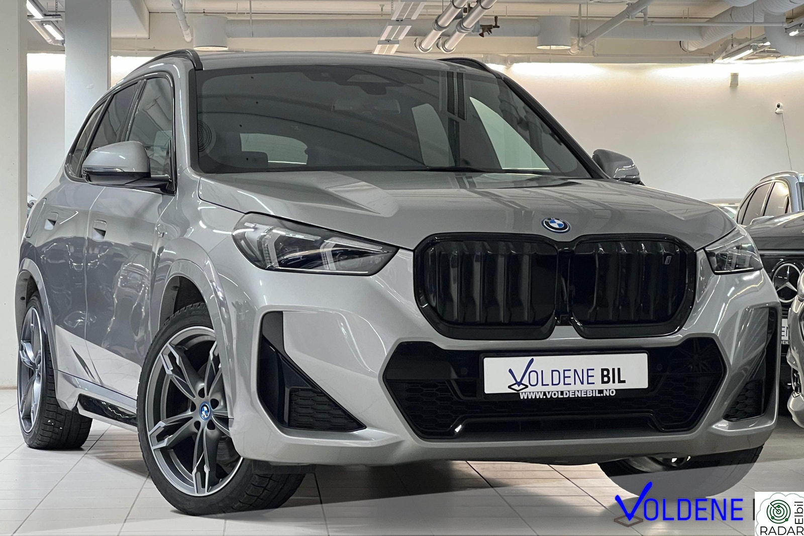 BMW iX1 xDrive30 XDRIVE 30 FULLY CHARGED M-SPORT//360-H/K-HUD-HF/1200KG
