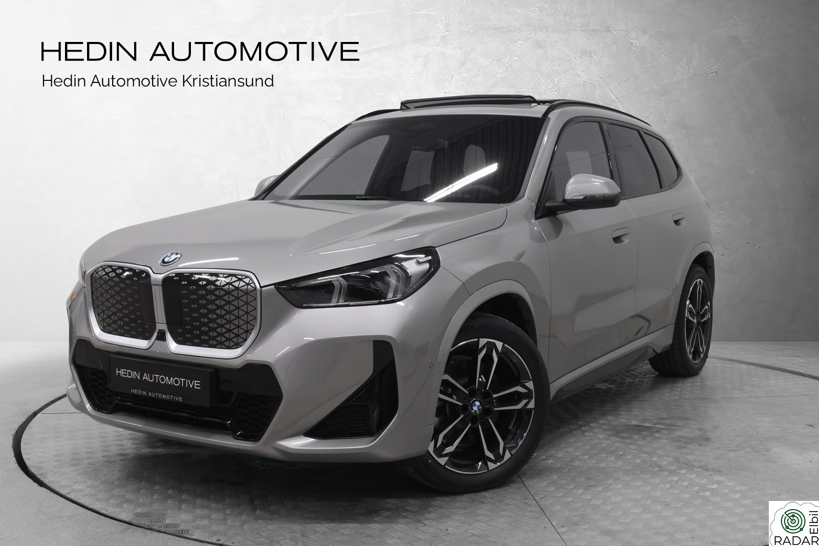 BMW iX1 xDrive30 xDrive30 Fully Charged /Panorama/Head Up/Veganza skinn