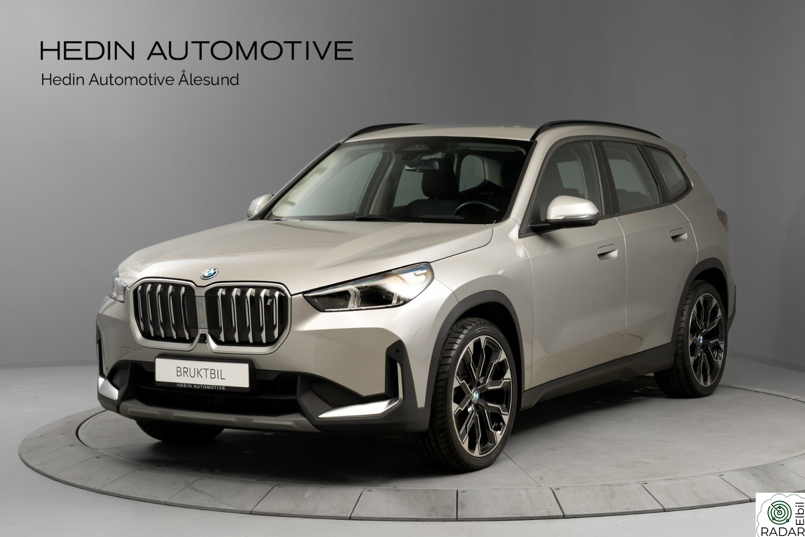 BMW iX1 xDrive30 xDrive30//FullyCharged/Krok/HUD/El.seter/Harman