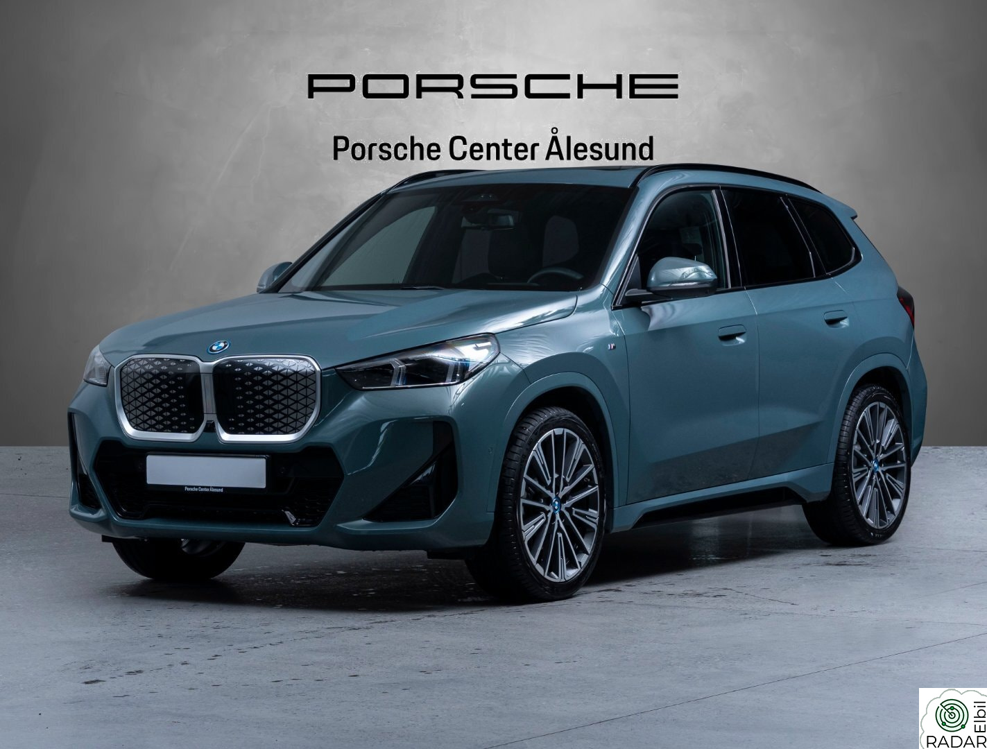 BMW iX1 xDrive30 BMW iX1 xDrive30 M Sport | Fully Charged | HUD | H/K++