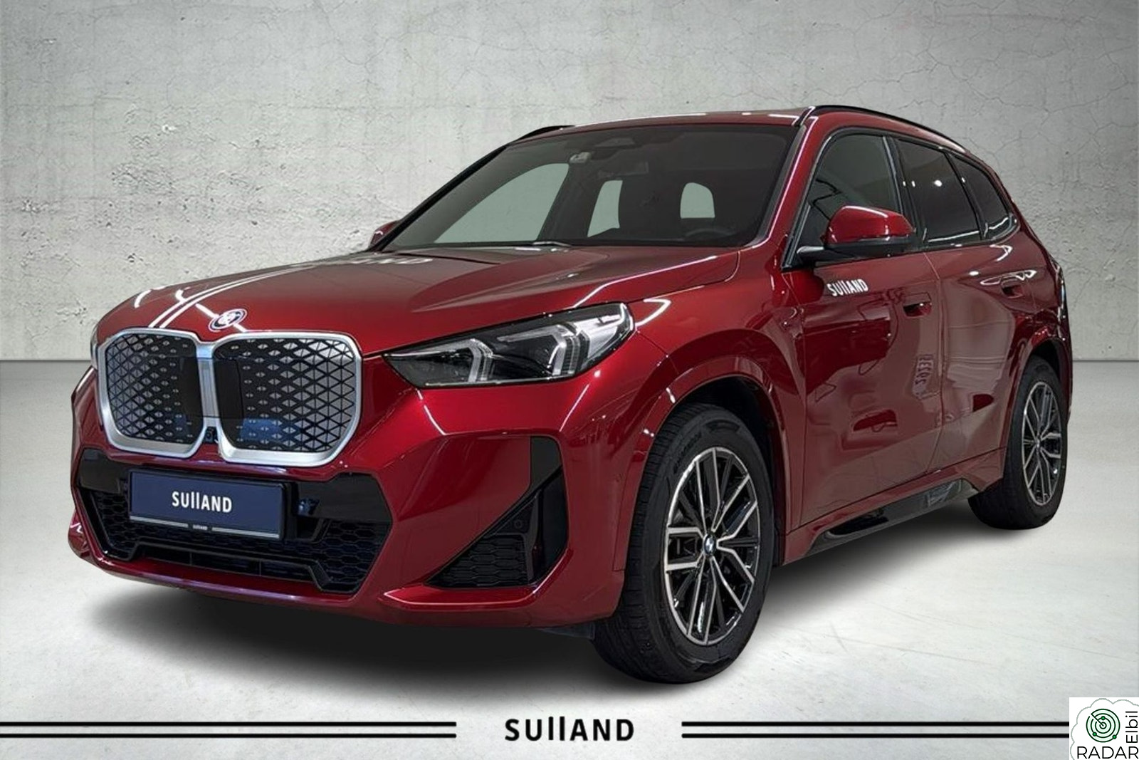 BMW iX1 xDrive30 M-sport / Head-up / Krok / ACC