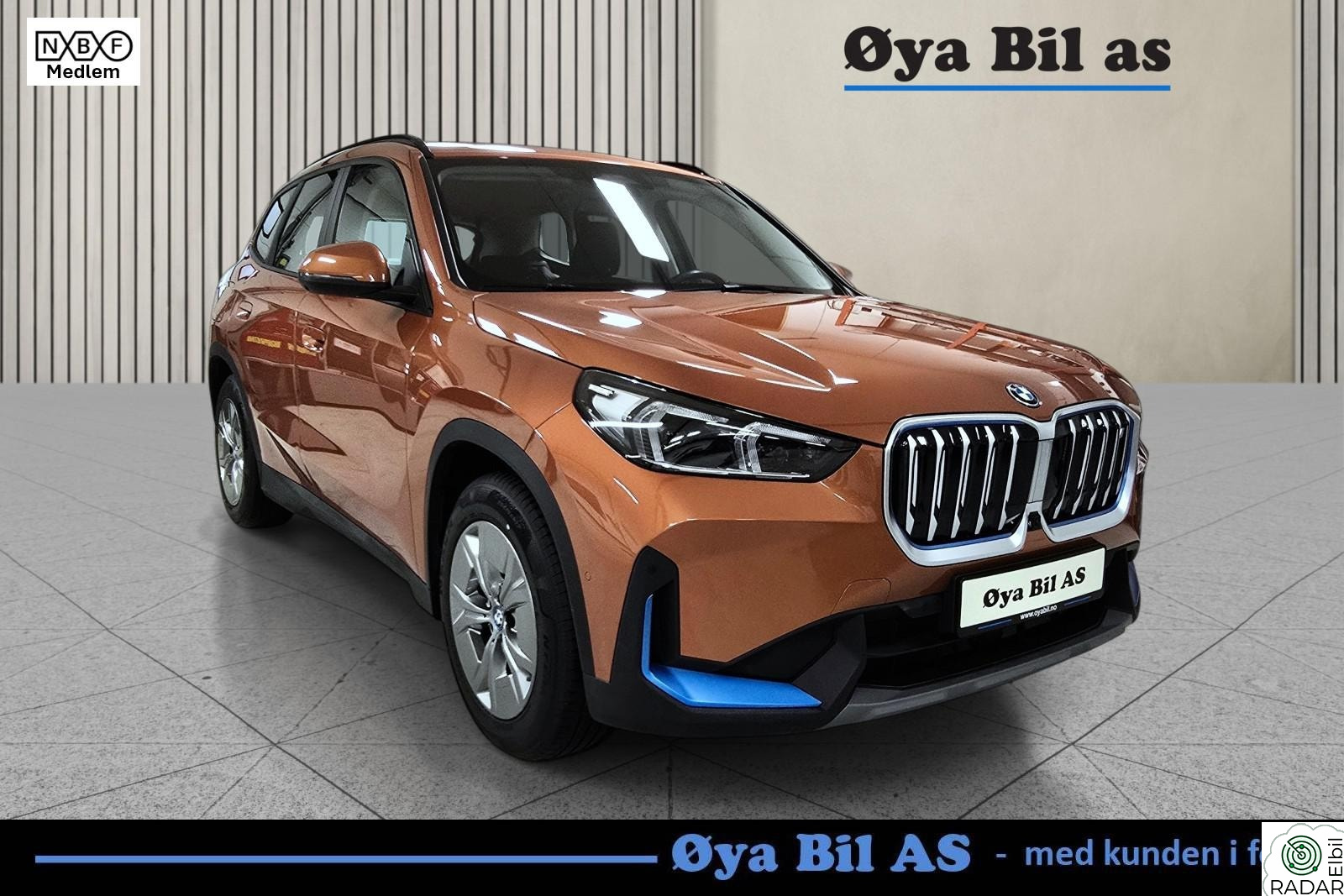 BMW iX1 xDrive30 xDrive30/ChargedPluss/HARMANKARDON/KROK/HUD/M-CHASSIS