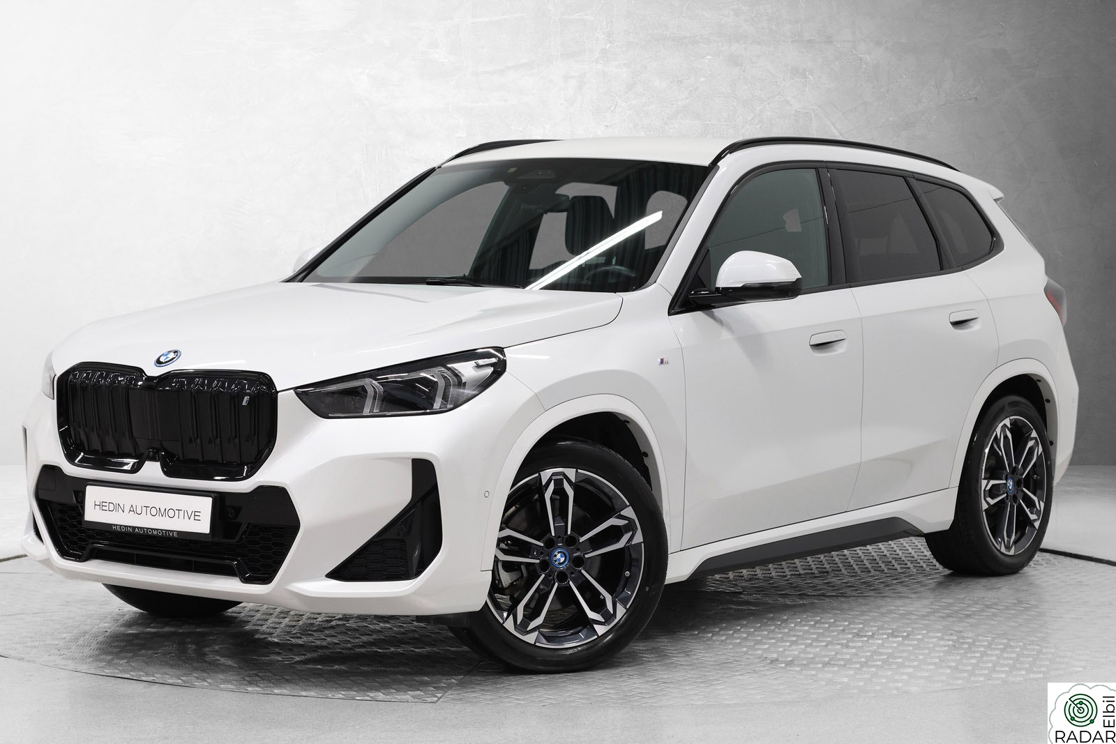 BMW iX1 xDrive30 xDrive30 Fully Charged /M-SPORT/H.FESTE/HARMAN