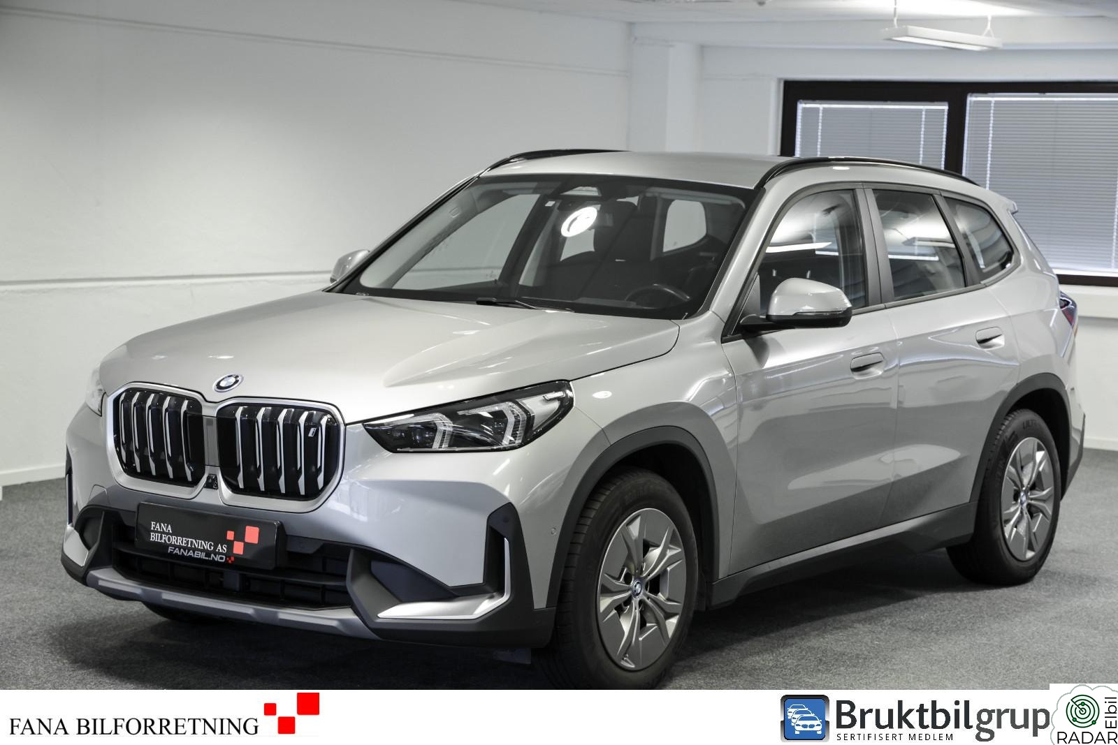 BMW iX1 xDrive30 xDrive30/Head-Up/Harman Kardon/Krok/2 sett hjul/Norsk