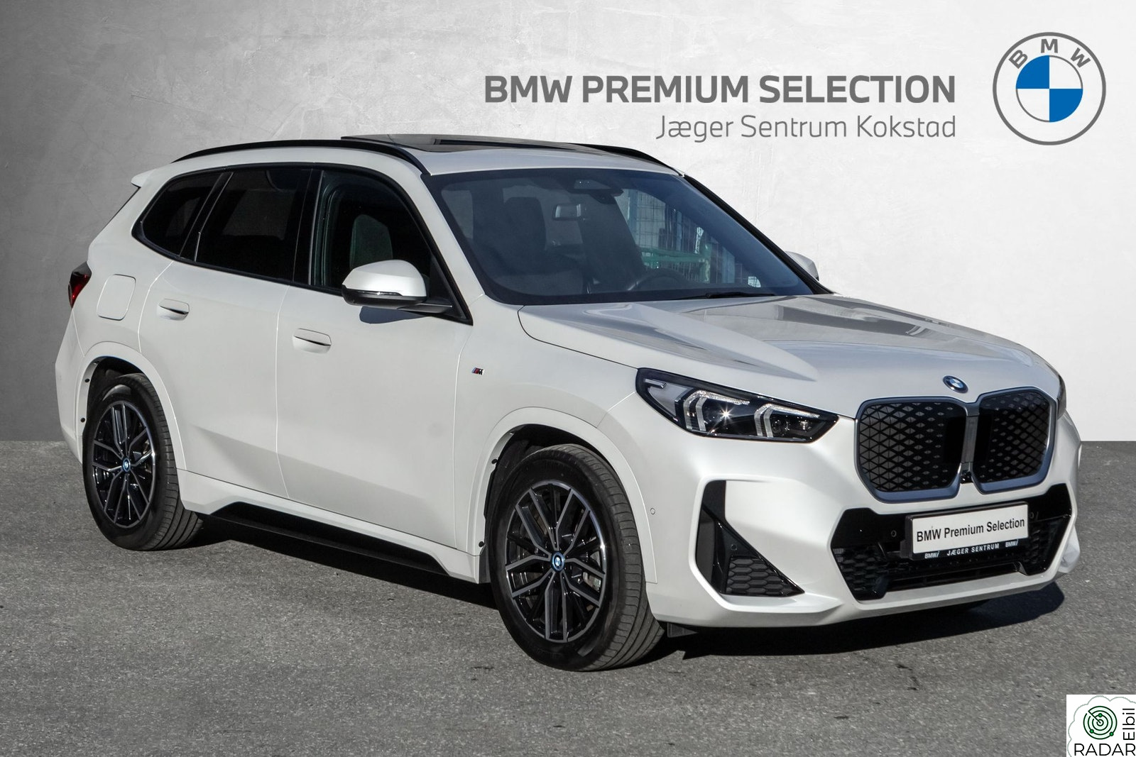 BMW iX1 xDrive30 xDrive30 M-Sport Hengerfeste Pano A.Cruise HUD H/K