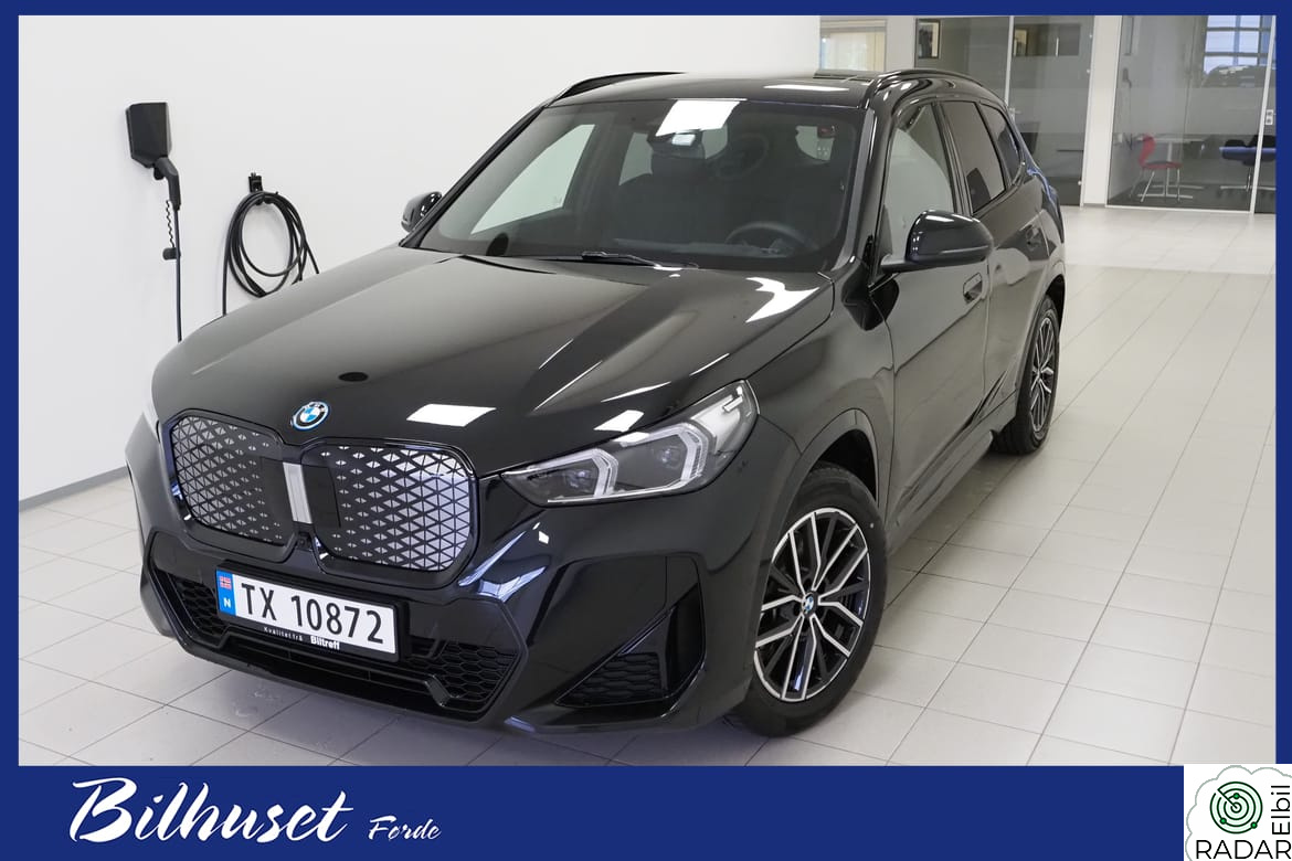 BMW iX1 xDrive30 iX1