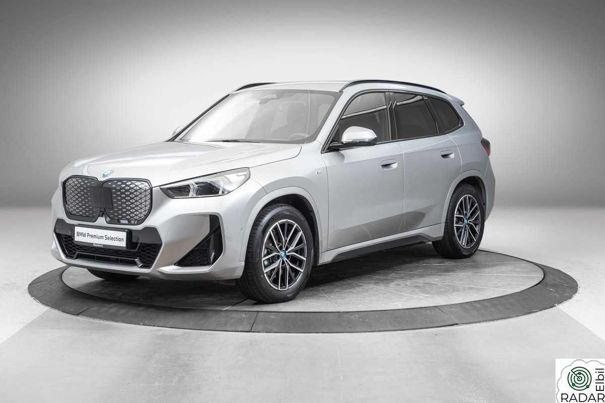 BMW iX1 xDrive30 Harman Head Up El Krok ++++