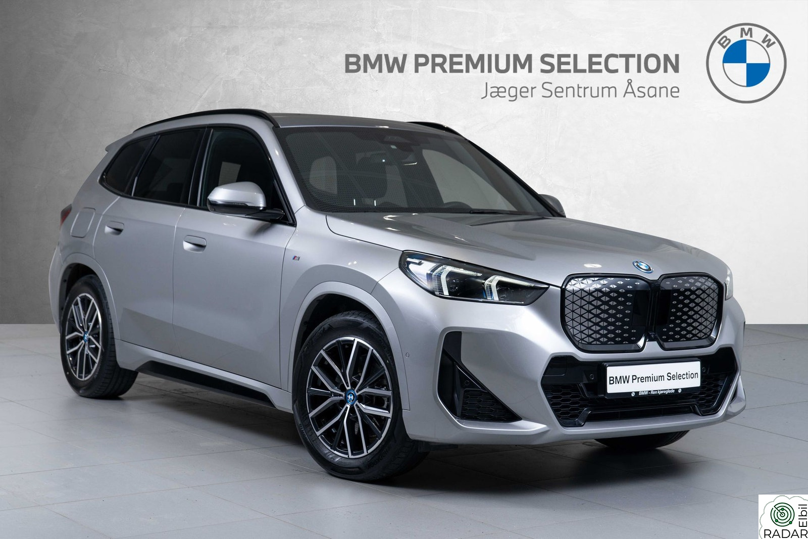 BMW iX1 xDrive30 FullyCharge - Krok - Adaptiv Cruise