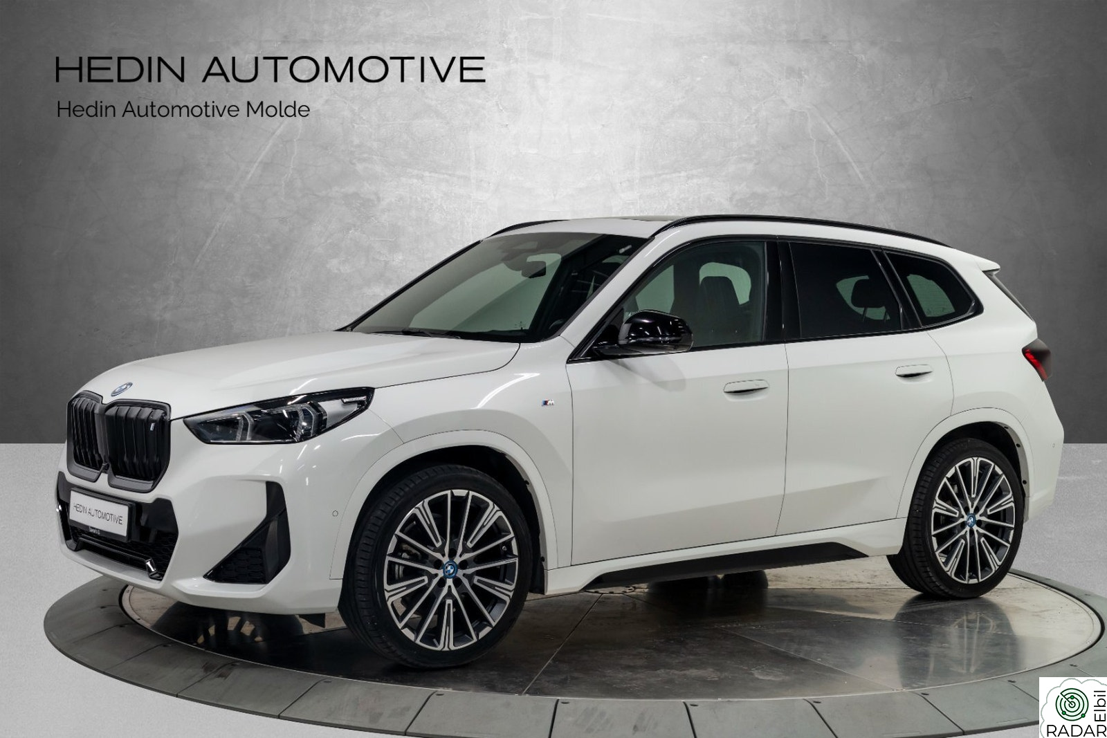 BMW iX1 xDrive30 xDrive30 Fully Charged, Panorama, Harman, Krok +++