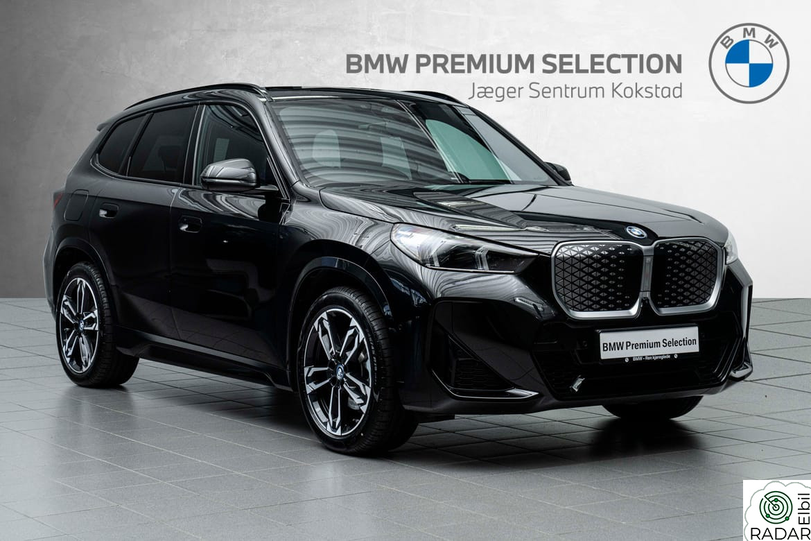 BMW iX1 xDrive30 xDrive30 M-Sport A.Cruise Pano Krok H/K HUD 19"
